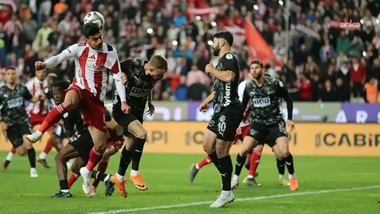 Antalyaspor ile Alanyaspor 0-0 berabere kaldı