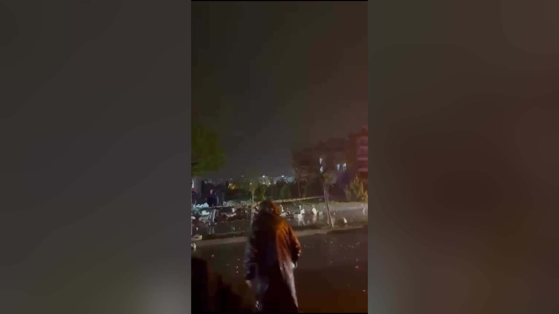 Elazığ'da minareye yıldırım düştü