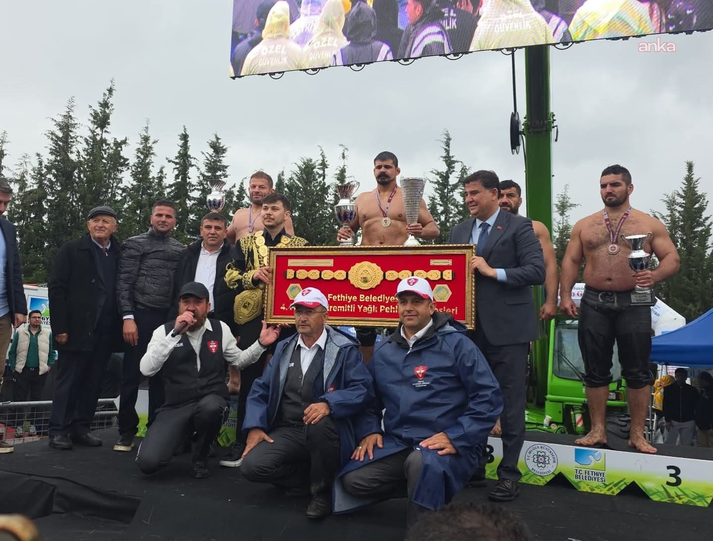Fethiye’de yağlı güreş heyecanı