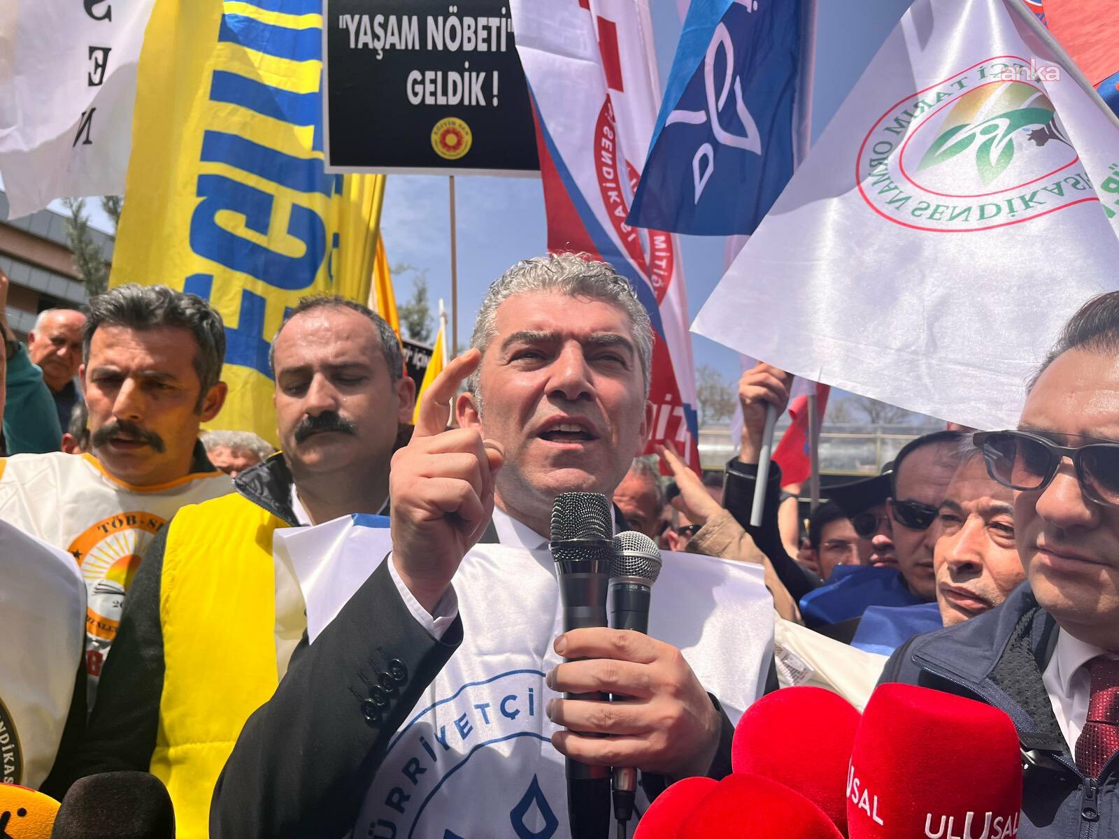 Hür-Sen Konfederasyonu Genel Başkanı Kuruoğlu: "Almadaki marifetinizi biliyoruz; vermedeki marifetinizi de görmek istiyoruz Sayın Mehmet Şimşek"