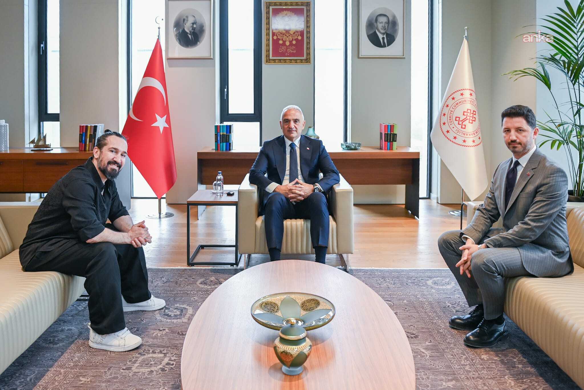 Bakan Ersoy, Doğukan Manço ile bir araya geldi