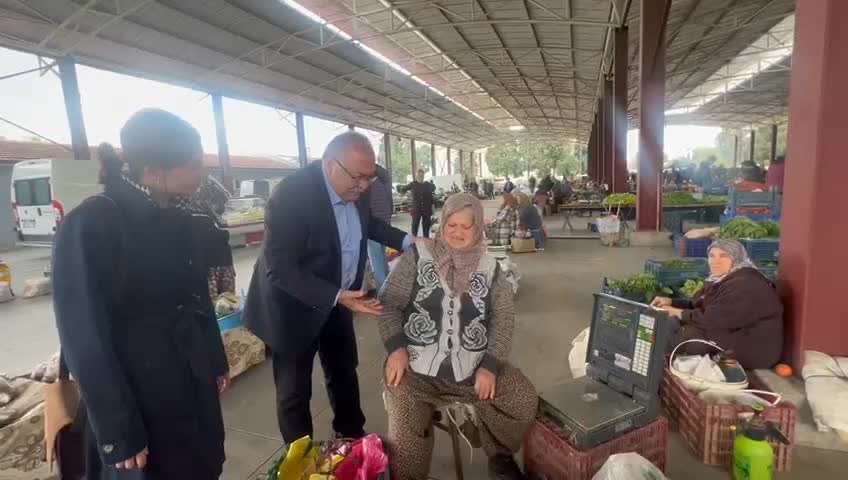 CHP, 81 ilde sahada... Nazilli'deki ziyarette vatandaşın gündemi ekonomi, mesajı İmamoğlu: “Geçinemiyoruz, serbest kalsın”