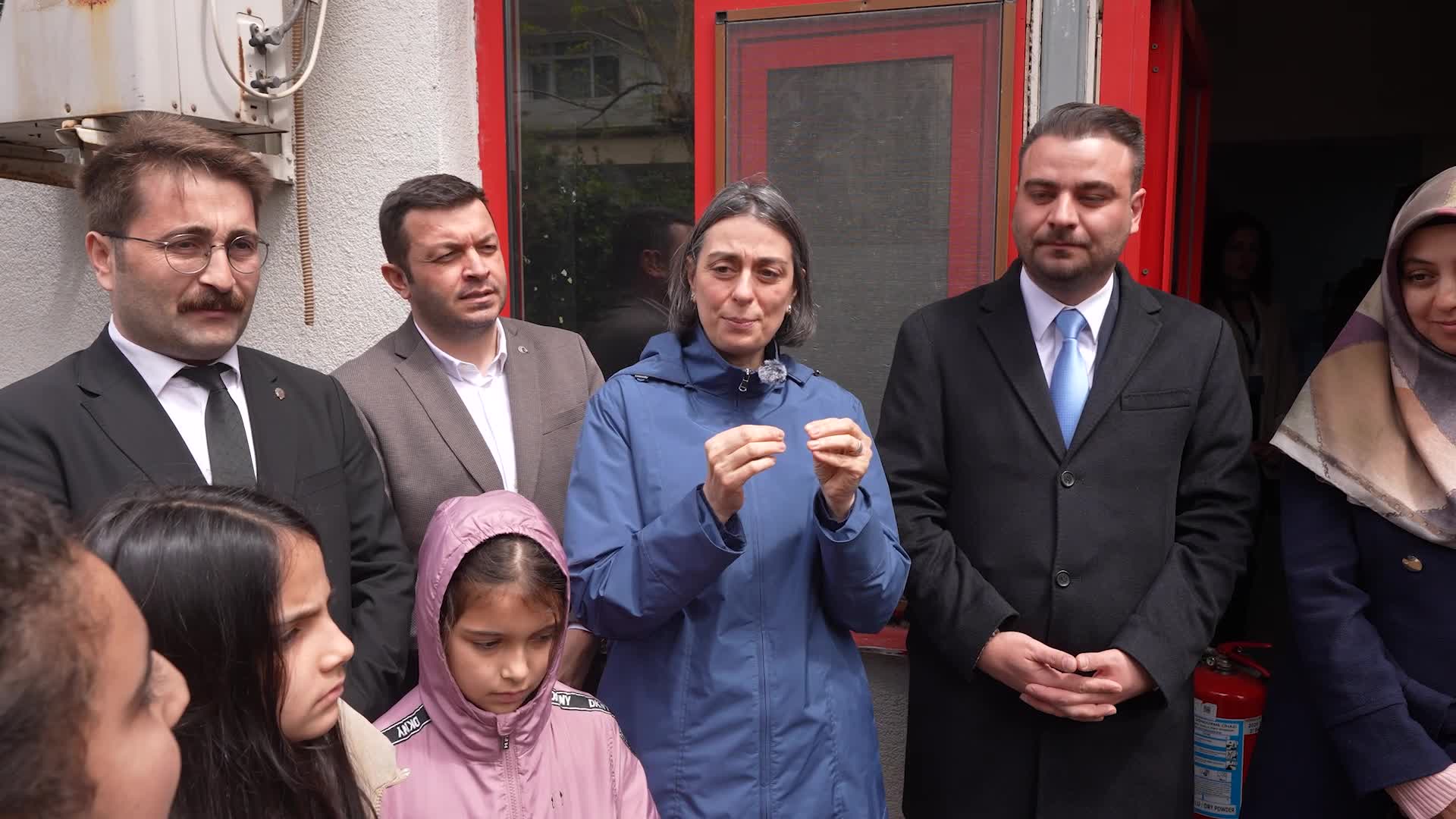 Miniklerden geleceğe yeşil adım... Üsküdar’da ata tohumları toprakla buluşturuldu