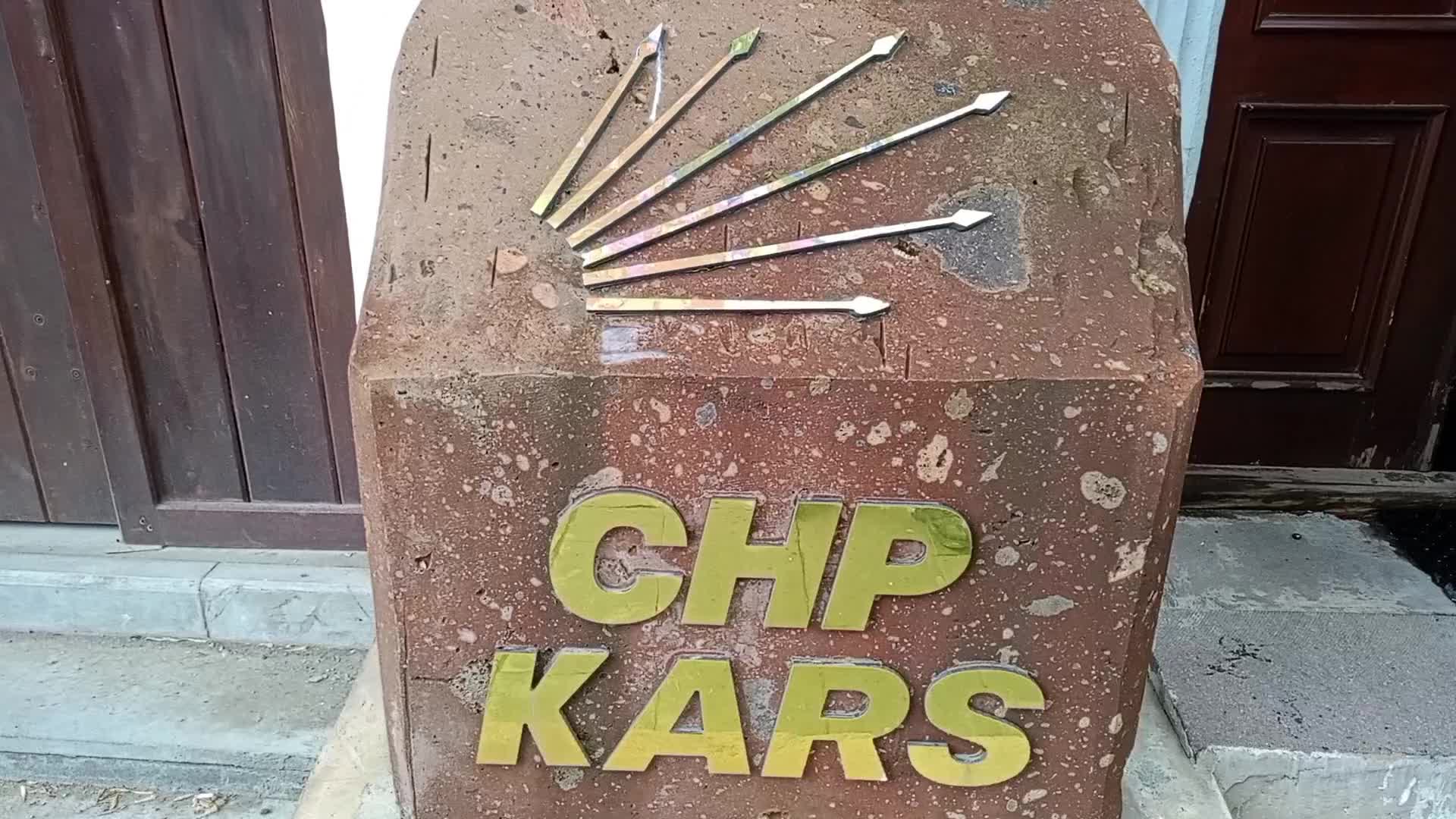 CHP 81 ilde sahada... Kars’ta esnaf CHP heyetine yakındı: "Esnaf şu anda her gün eriyor"