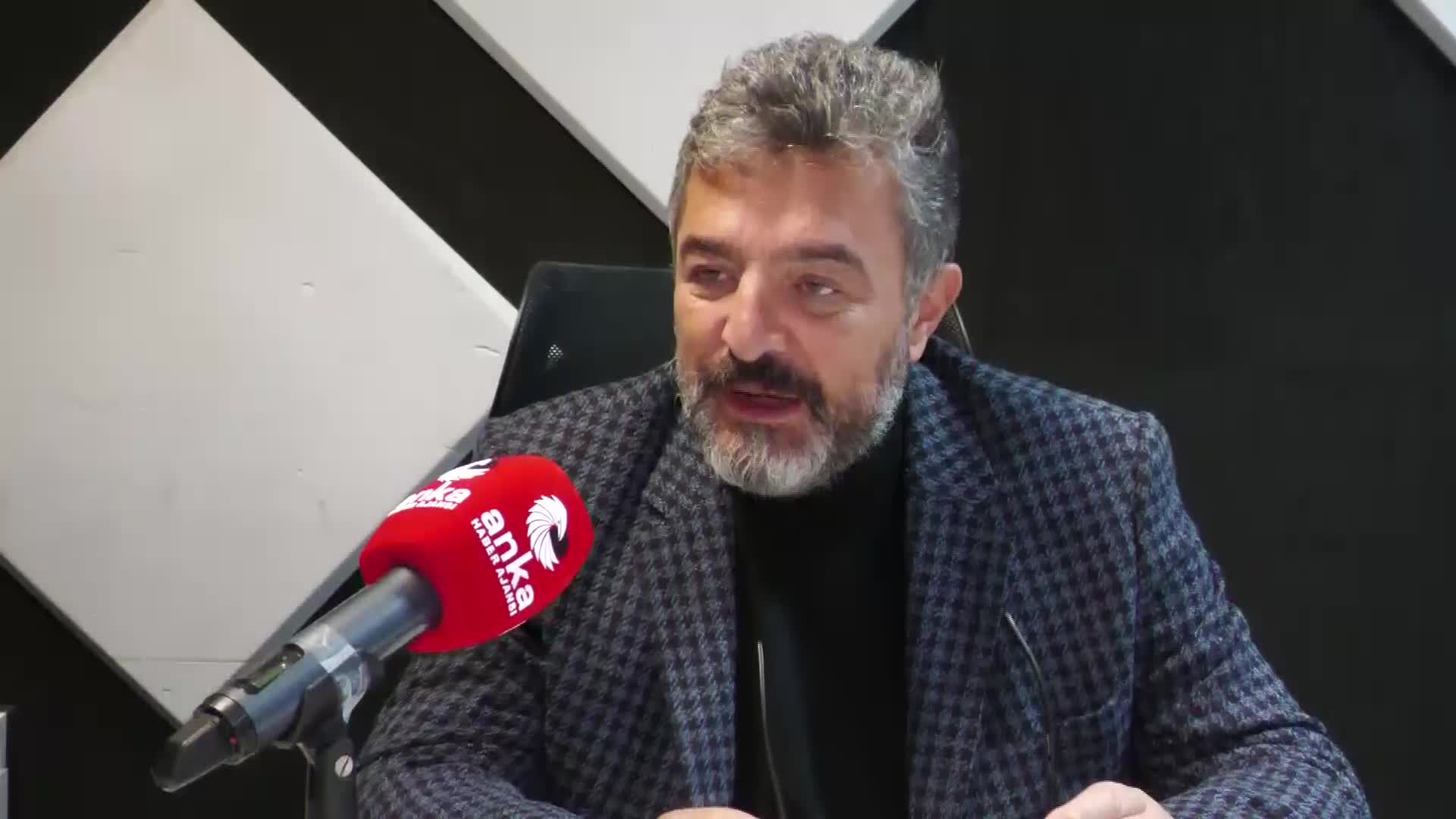 ATATÜRK’E HAKARETTEN ALDIĞI CEZA İÇİN "ŞEREF MADALYASI" DİYEN AKADEMİSYEN