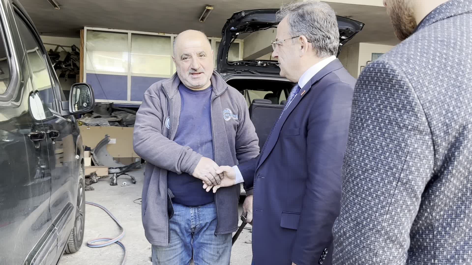CHP 81 ilde sahada... CHP Trabzon İl Başkanı Mustafa Bak: Bayrağı da savunuruz ama ekmeği de kimseye yedirmeyiz