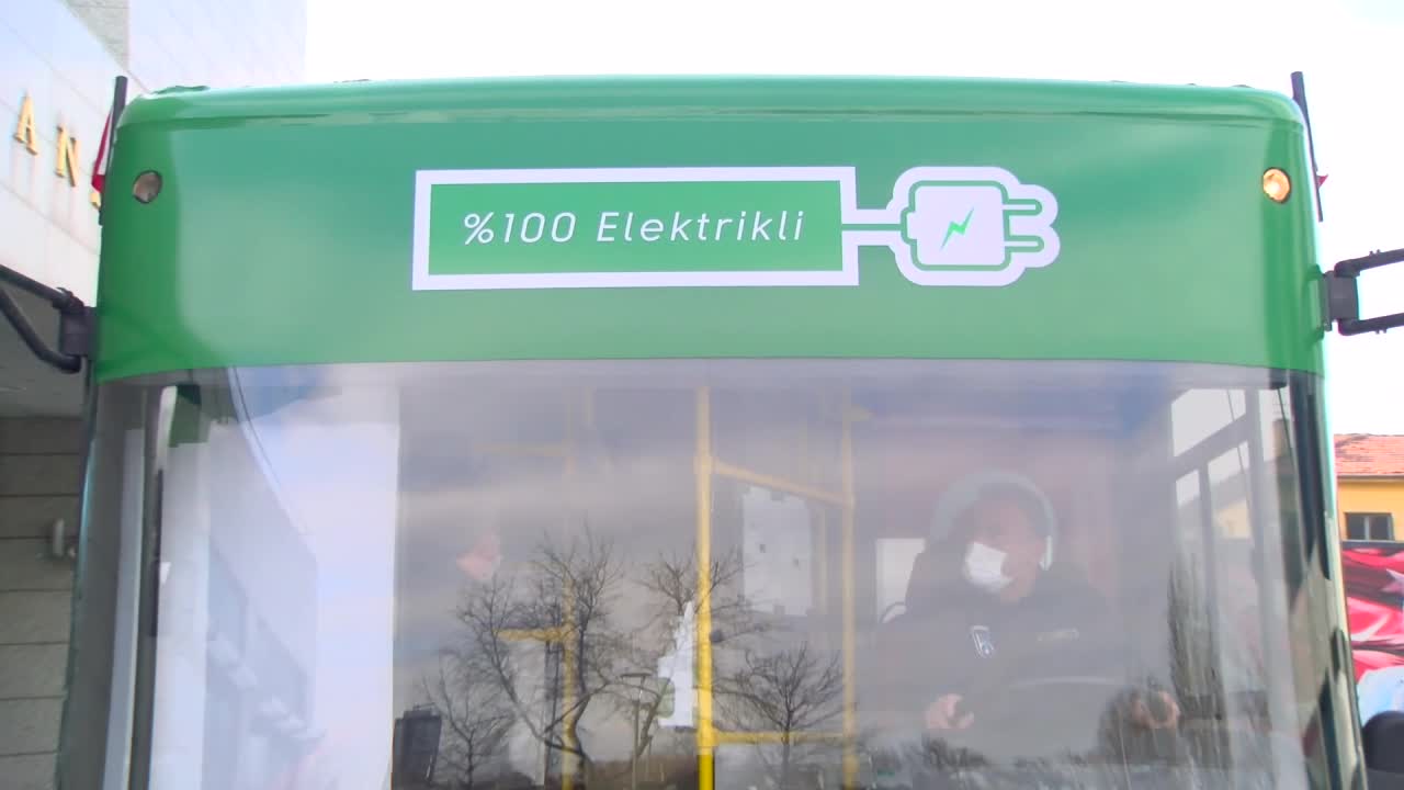 DÖNÜŞTÜRÜLEN ESKİ OTOBÜSLER ELEKTRİKLE HAYAT BULDU