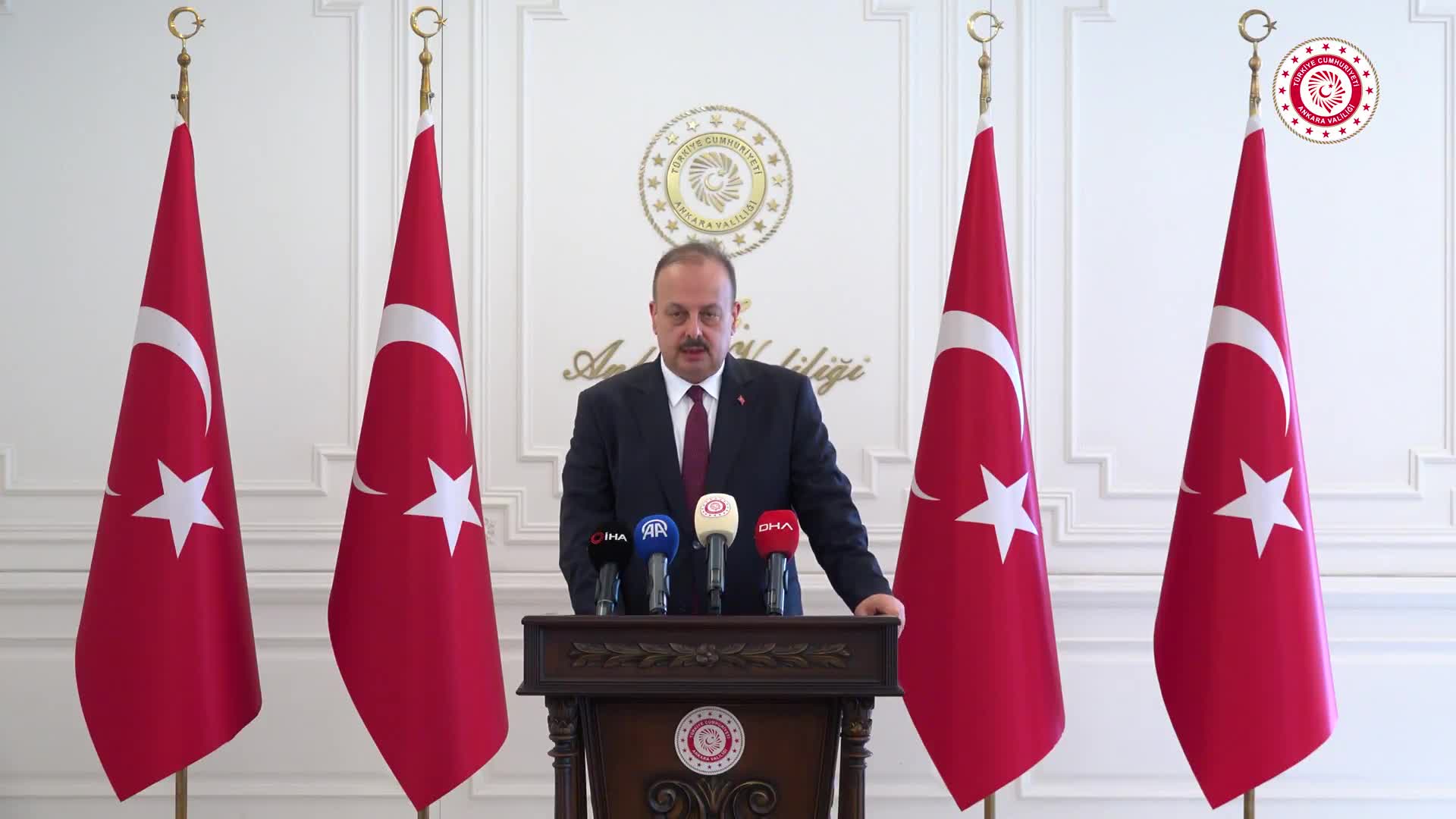 Ankara Valisi Yakup Canbolat göreve başladı: Ankara'yı daha güçlü bir şehir haline getirmek için tüm paydaşlarımızla birlikte kararlılıkla çalışacağız
