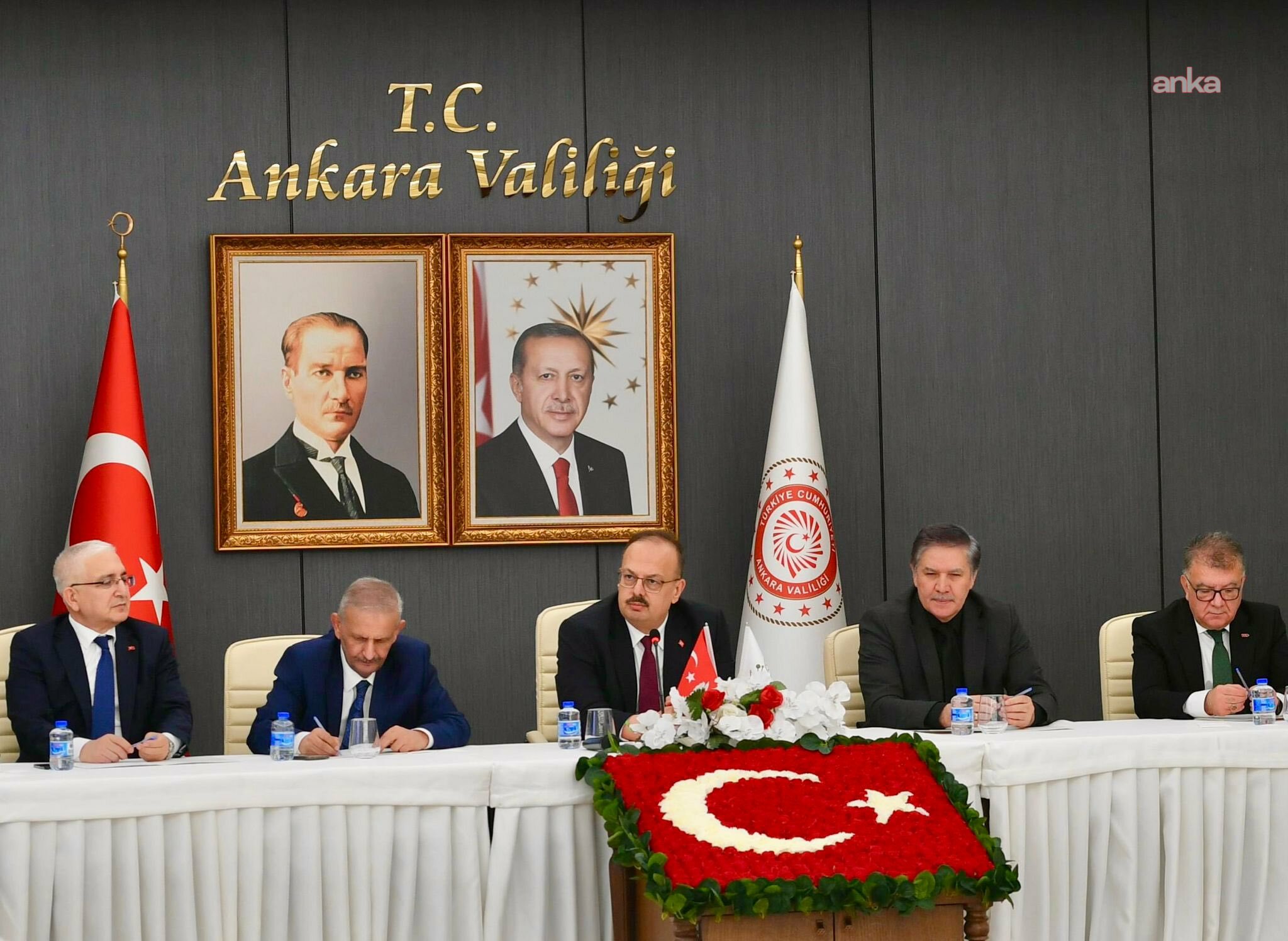 Ankara Valiliği'nde değerlendirme toplantısı... Vali Yakup Canbolat: " İdarede her alanda etkin bir yönetim anlayışı temel hedefimiz"