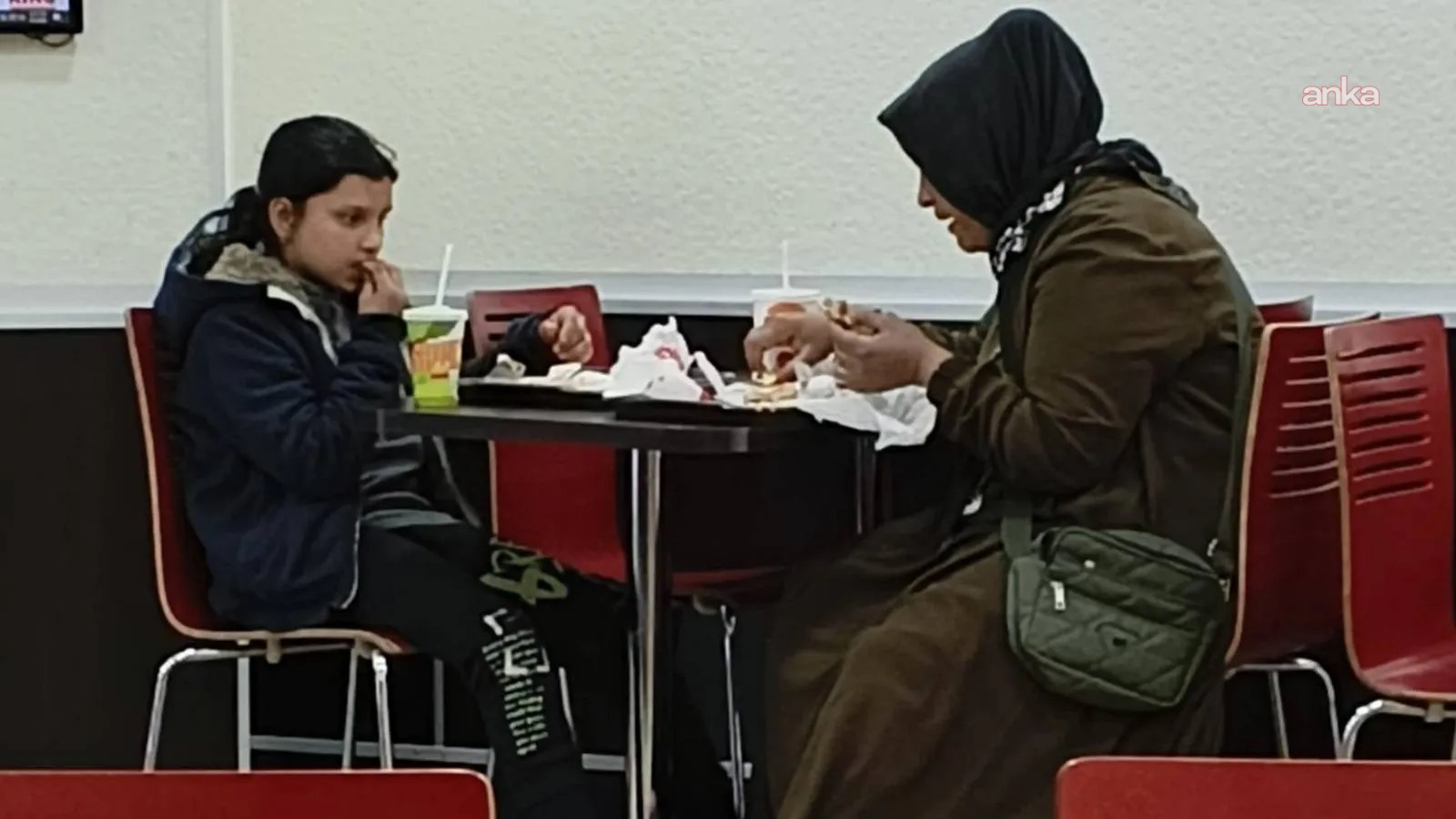 Ticaret Bakanlığı’ndan Burger King şubesine ceza: "Hiçbir anne ve çocuk mekandan dışlanamaz"