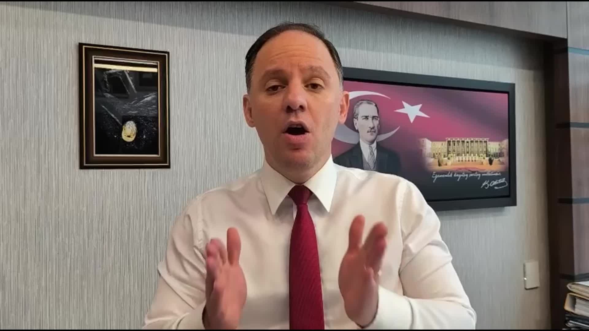 Deniz Yavuzyılmaz: İzmir otoyollarına ilişkin ihalelere özelleştirme maddesi eklendiğini tespit ettik