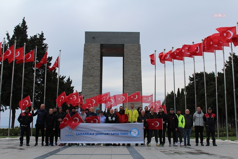 Beylikdüzü'nden Çanakkale'ye anlamlı yolculuk... Sporcular, 330 kilometrelik parkurda pedal çevirdi