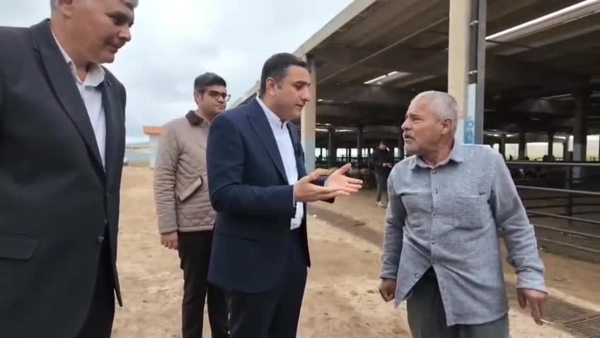 CHP 81 ilde sahada... CHP Şanlıurfa İl yöneticileri, hayvan pazarını ziyaret etti
