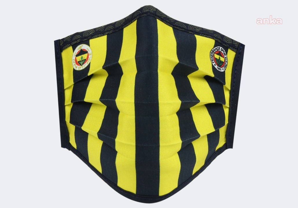 'FENERBAHÇE' LOGOLU MASKE TAKAN AKADEMİSYEN MECLİS'E GİRERKEN ENGELLENDİ İDDİASI