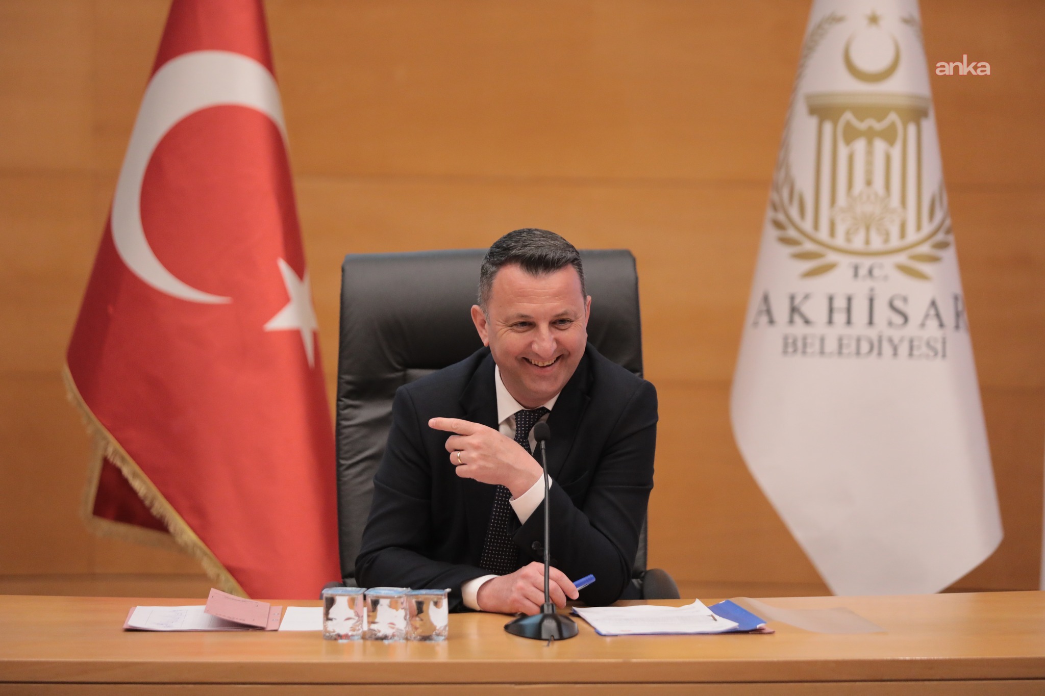 Akhisar Belediye Başkanı Kayserili: "Yaz boyunca merkezde olduğu gibi köylerimizde de yollarımızı yenilemeye devam edeceğiz"