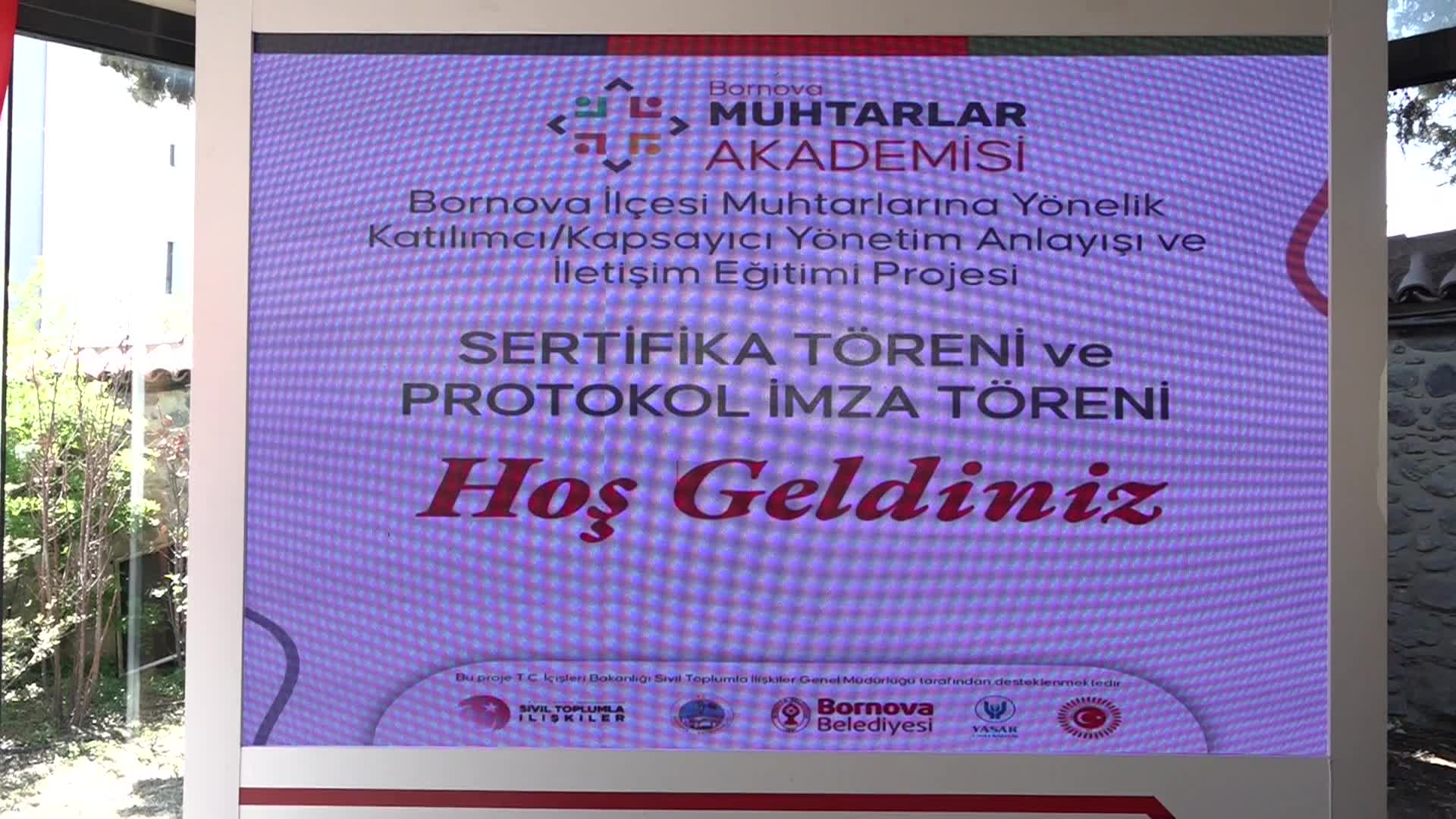 Bornova’da Muhtarlar Akademisi’nde mezuniyet heyecanı