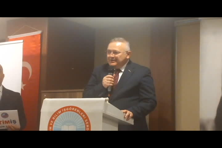 Eğitim İş Samsun Şubesi’nin 5'inci İlkadım Onur Ödülü gazeteci Özlem Gürses'e verildi