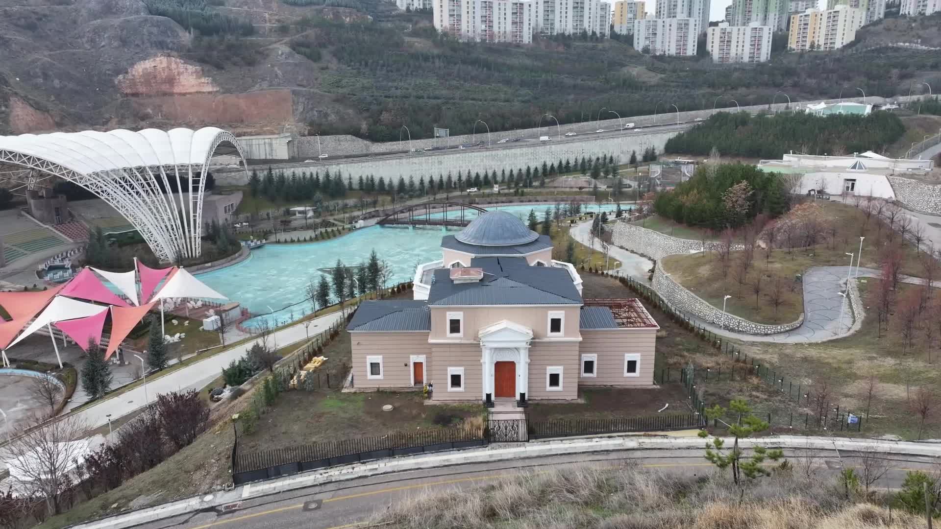 Ankara Büyükşehir Belediyesi, Demetevler'de yeni düğün salonunu hizmete açtı... Mansur Yavaş: "Hemşehrilerimizin en mutlu günlerinde yanlarında olmaya devam ediyoruz"