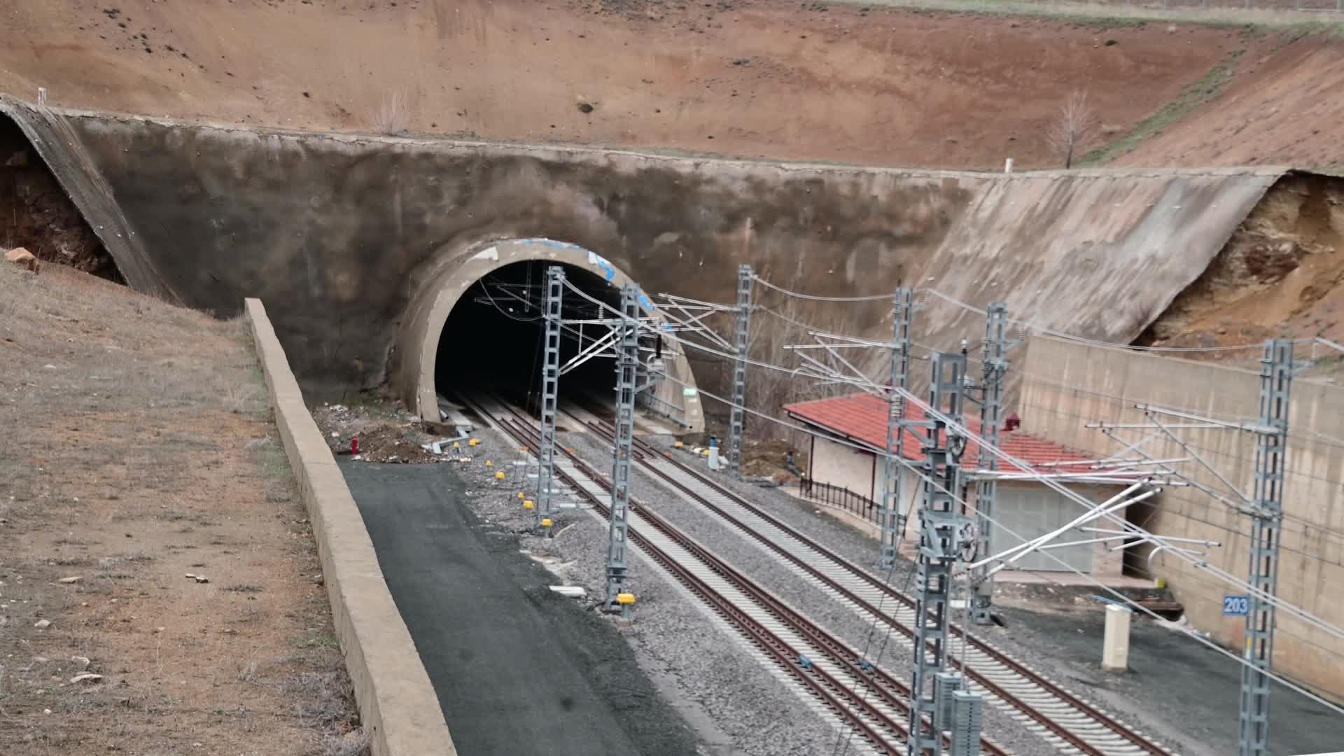 Ankara-Sivas demiryolu güzergahındaki yurttaşlara "ilaçlama" uyarısı