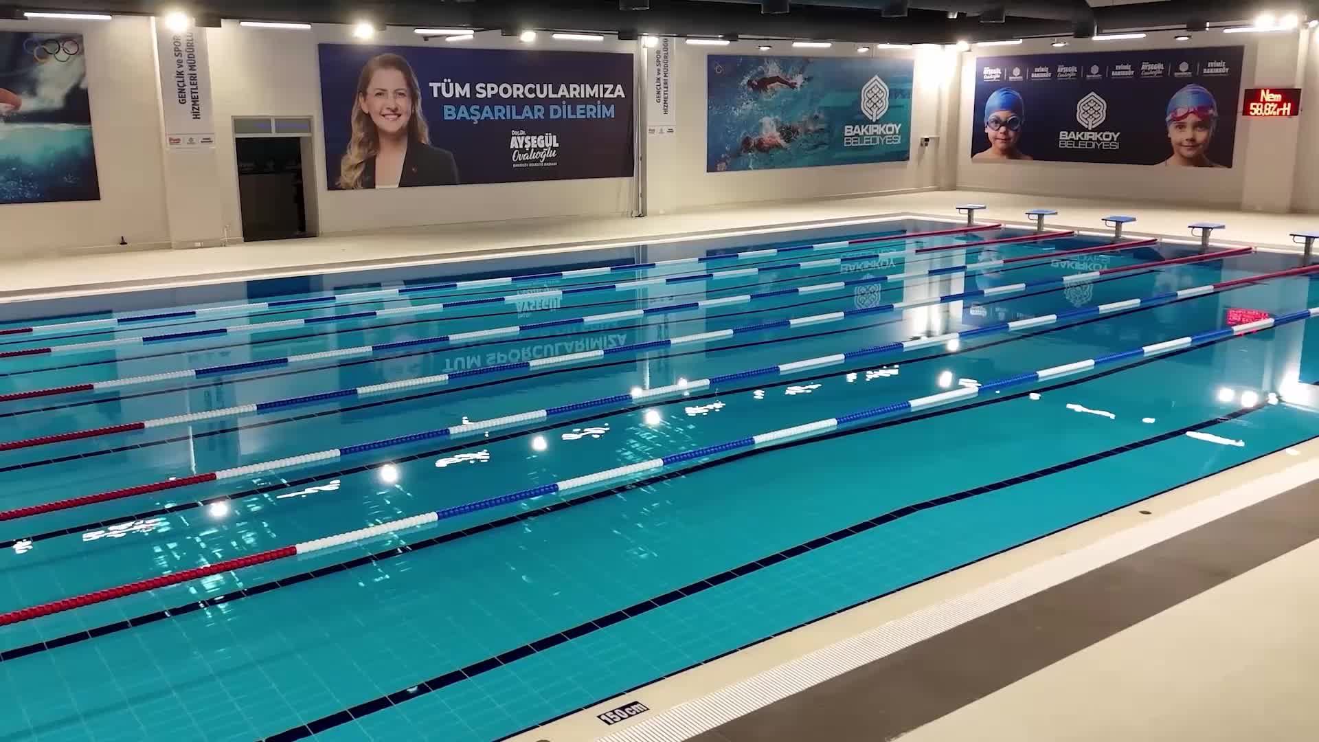 Bakırköy Belediyesi yüzme havuzu, yenilenen yüzüyle hizmete açıldı