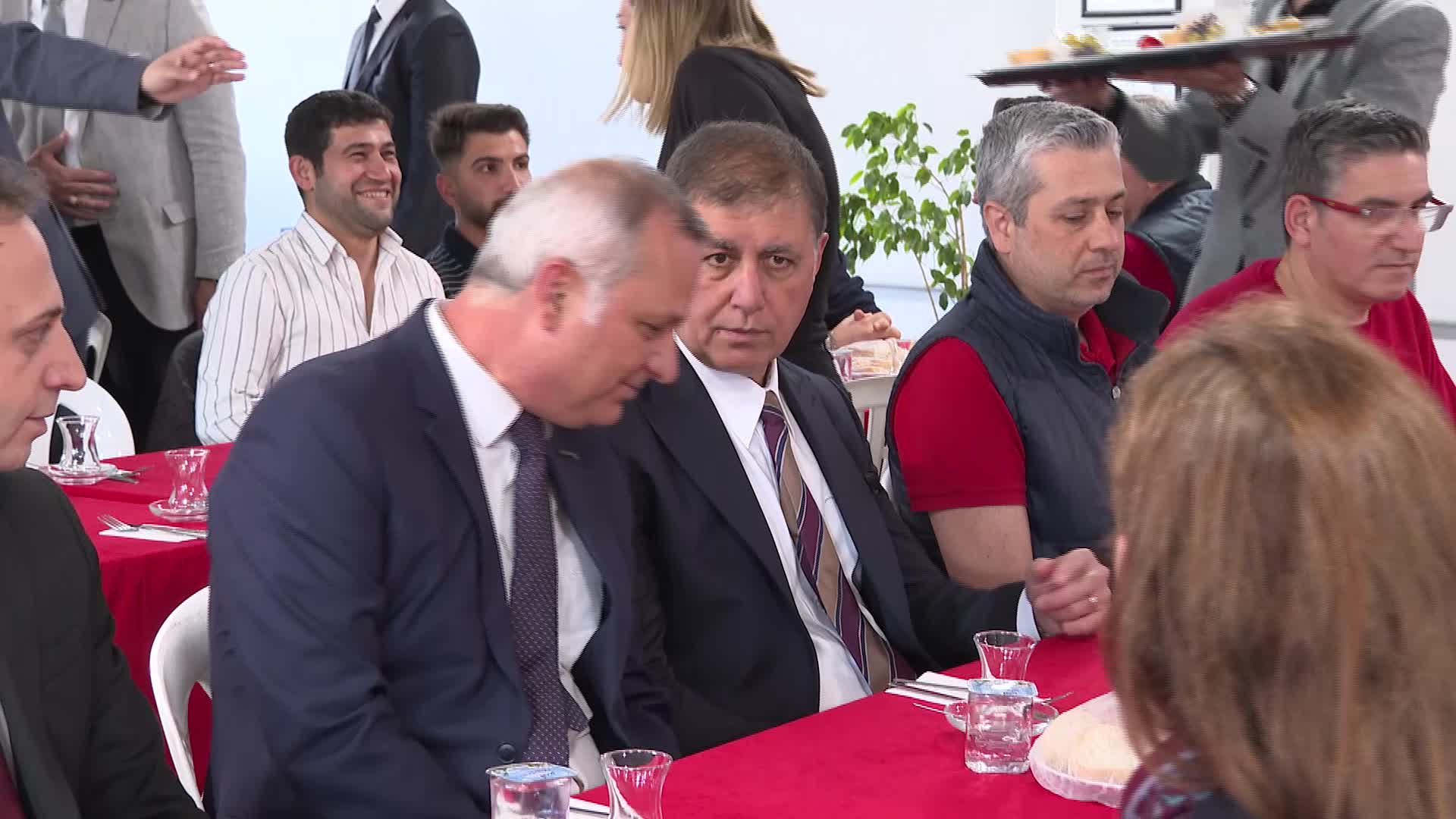 İzmir Büyükşehir Belediye Başkanı Tugay: Ben değil biz dediğimiz zaman başarırız