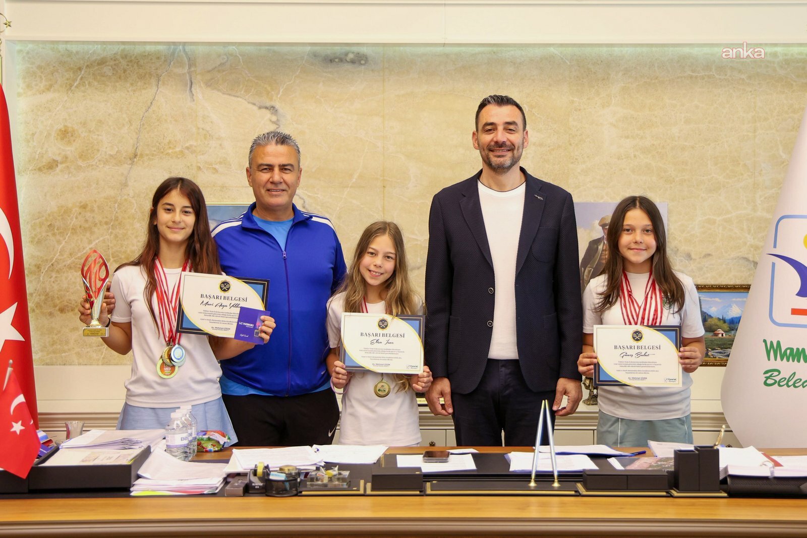 Manavgat Belediye Başkan Vekili Çiçek, başarılı sporcuları makamında ağırladı