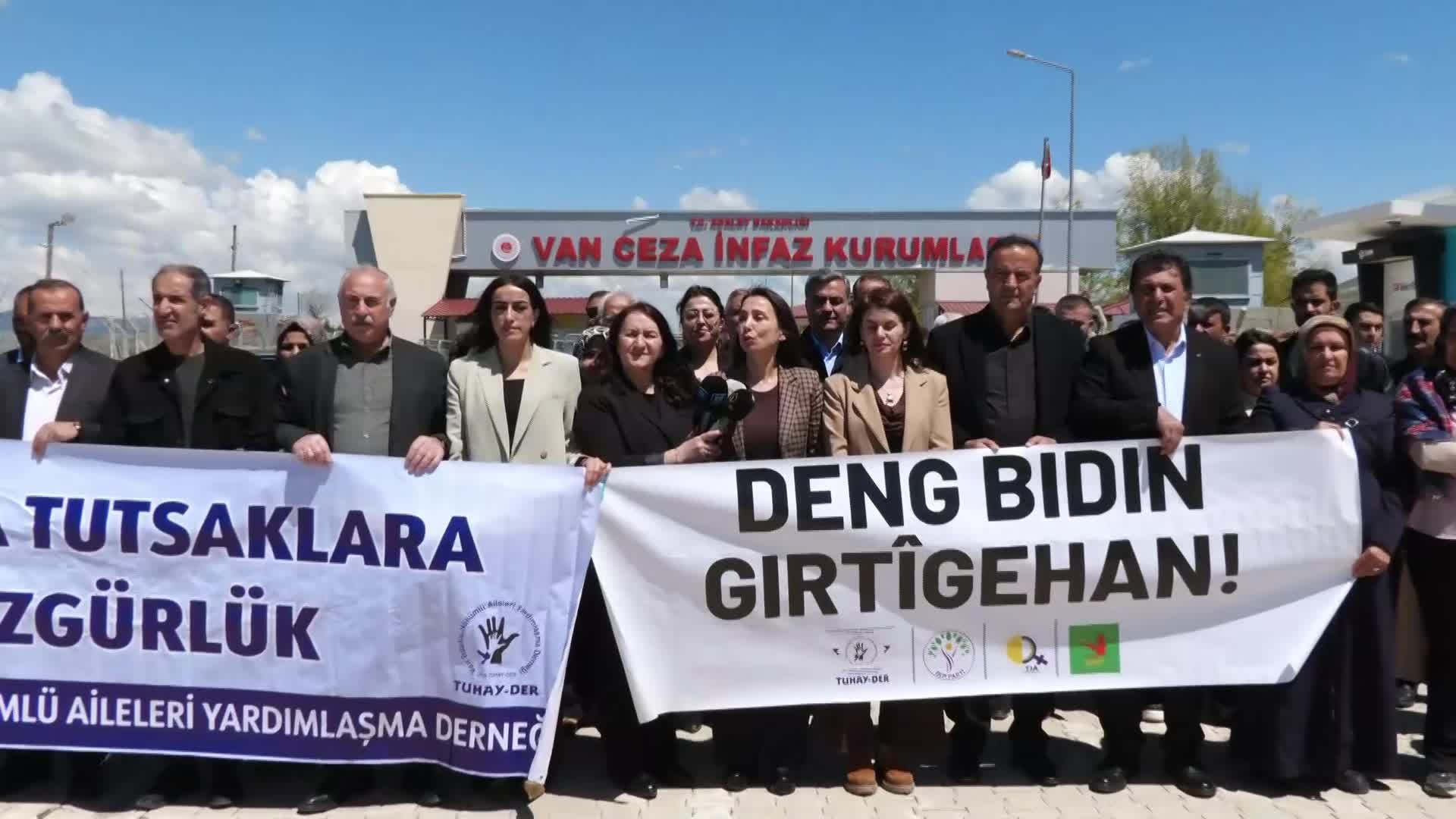 Tülay Hatimoğulları: Bu süreçte atılacak en önemli adımlardan birisi, kayyum yasasının lağvedilmesidir