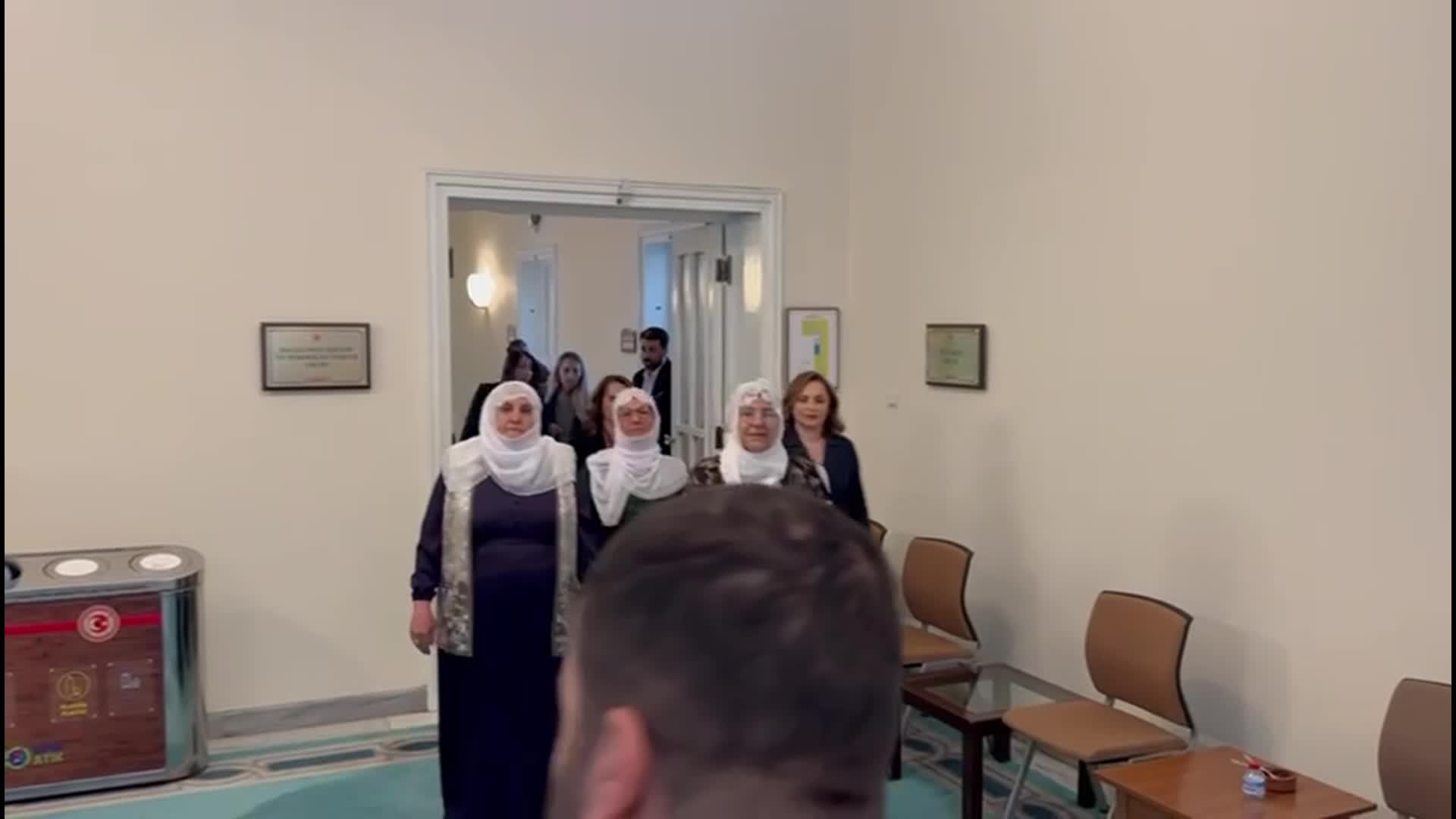 Barış Anneleri Heyeti, MHP Grup Başkanvekilleri Kılıç ile Akçay’ı ziyaret etti