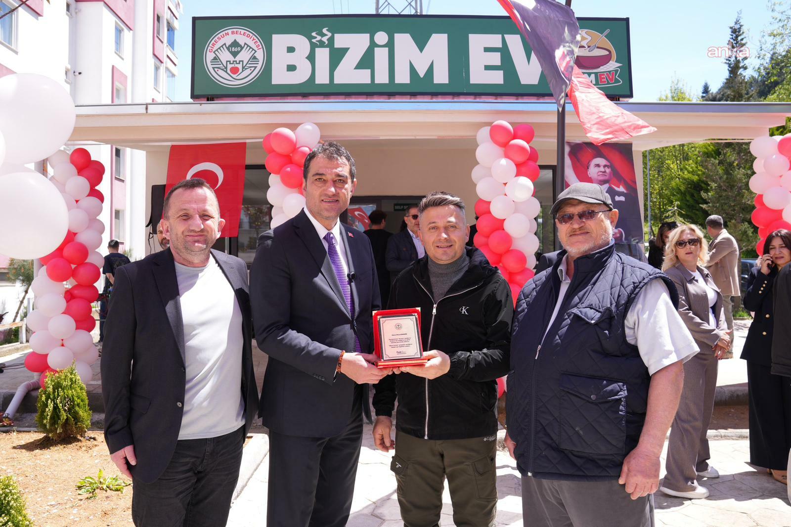Giresun Belediyesi'nden gençlerin bütçesine destek: “Bizim Ev” hizmete açıldı