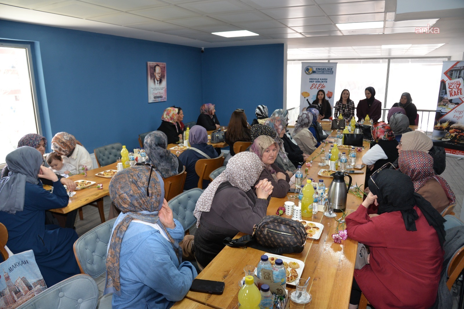 Kahramankazan Belediyesi Engelsiz Kafe'de Anneler Günü kutlaması