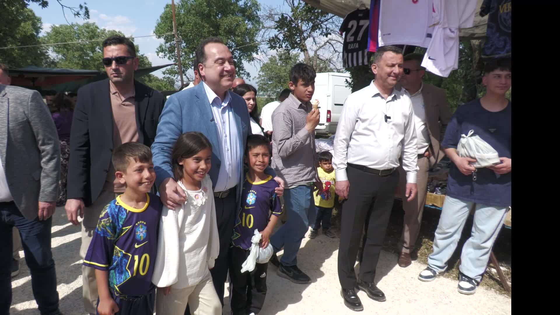 Manisa'da Hıdırellez kutlamaları, Hüsnü Şenlendirici konseri ile taçlandı