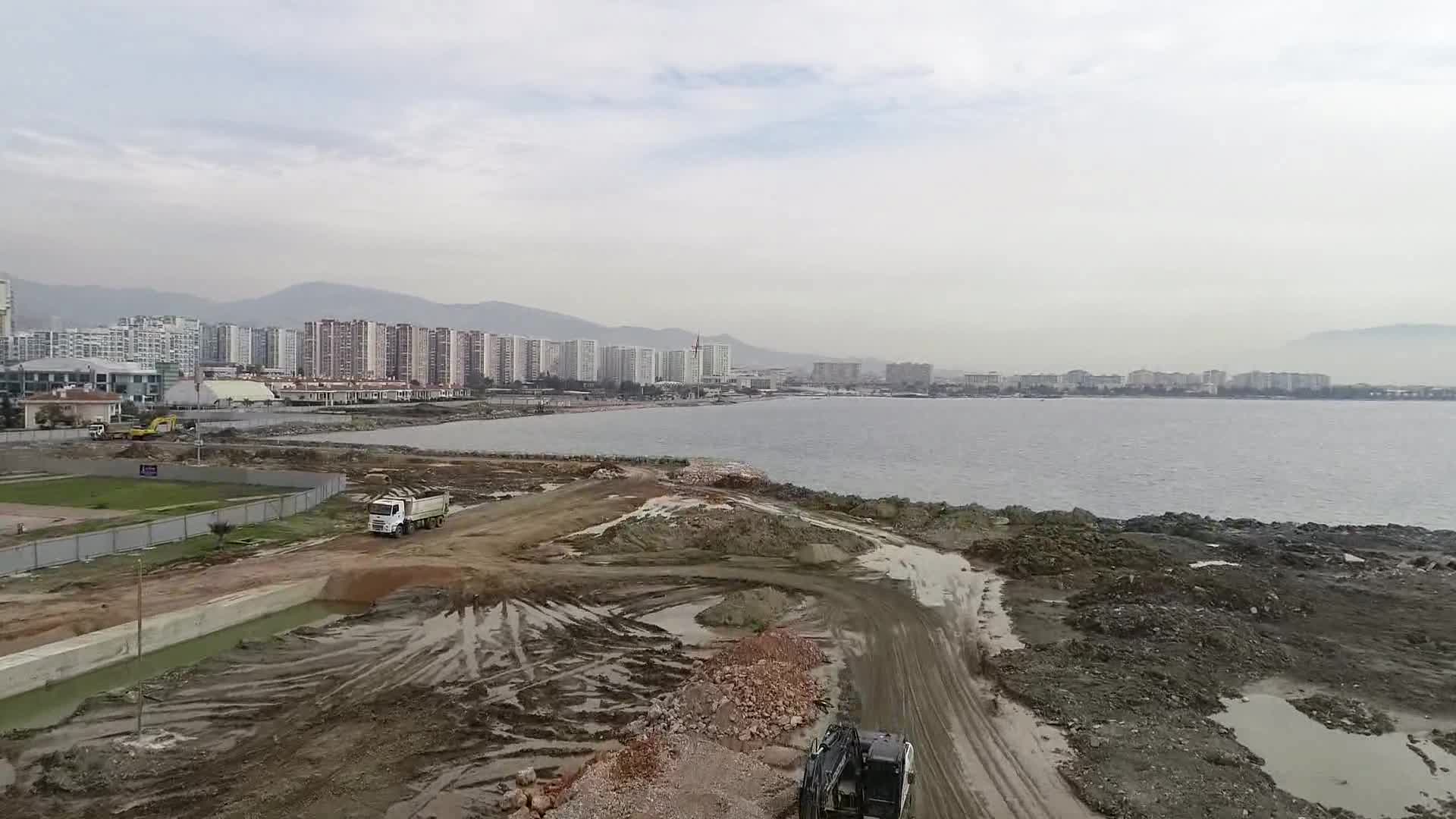 MAVİŞEHİR'DEKİ KIYI PROJESİNDE YOĞUN TEMPO