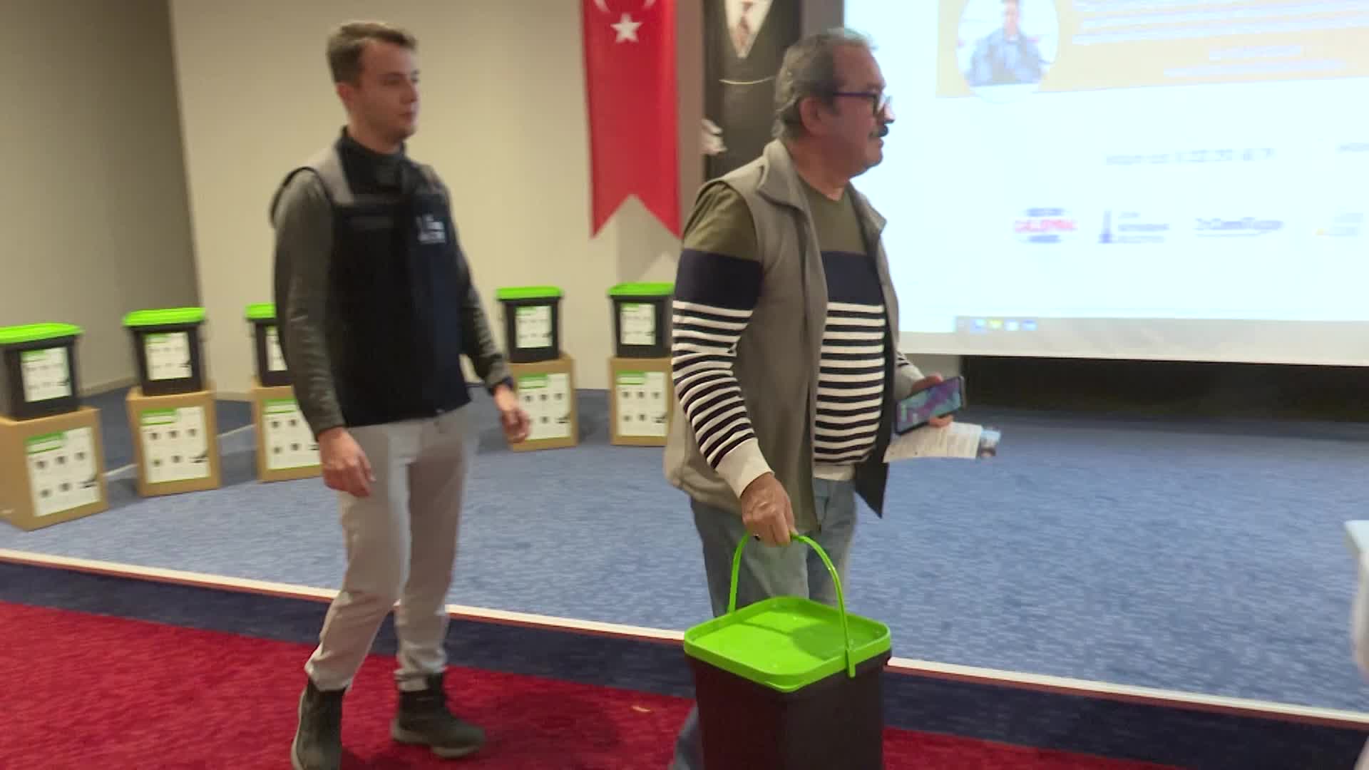 İzmir'de kompostlar toprakla buluşuyor