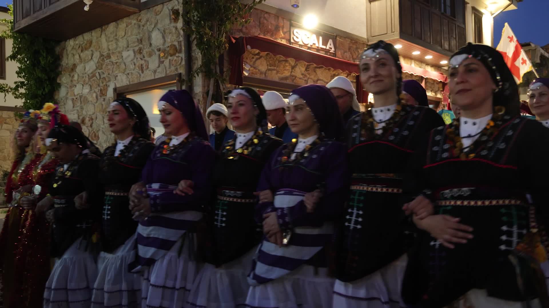 Manavgat Belediyesi Uluslararası Halk Dansları Festivali sona erdi
