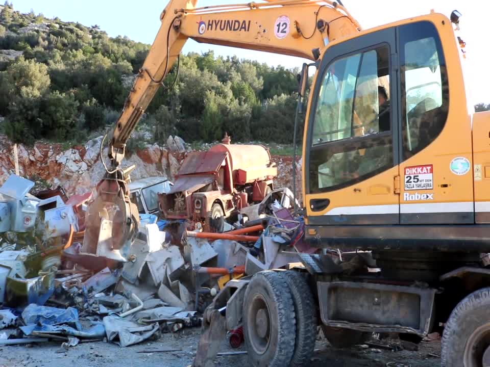 BODRUM BELEDİYESİ GERİ DÖNÜŞÜM İLE ÜLKE EKONOMİSİNE KATKI SAĞLIYOR