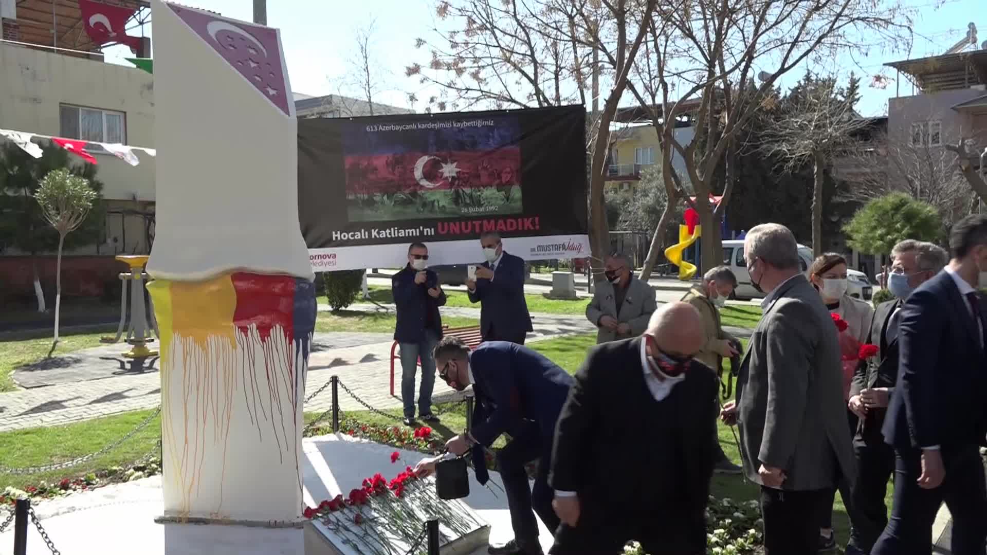 HOCALI KATLİAMI'NDA YAŞAMINI YİTİRENLER BORNOVA'DA ANILDI