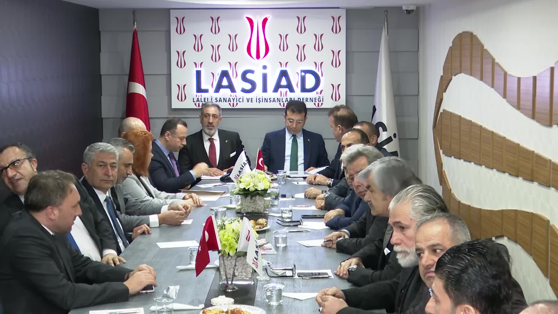 İMAMOĞLU’NDAN “ODA TV” ELEŞTİRİSİ: İTİBARSIZ BİR SİSTEMİN İÇİNDE BOĞULUYORUZ (haberin tamamı)