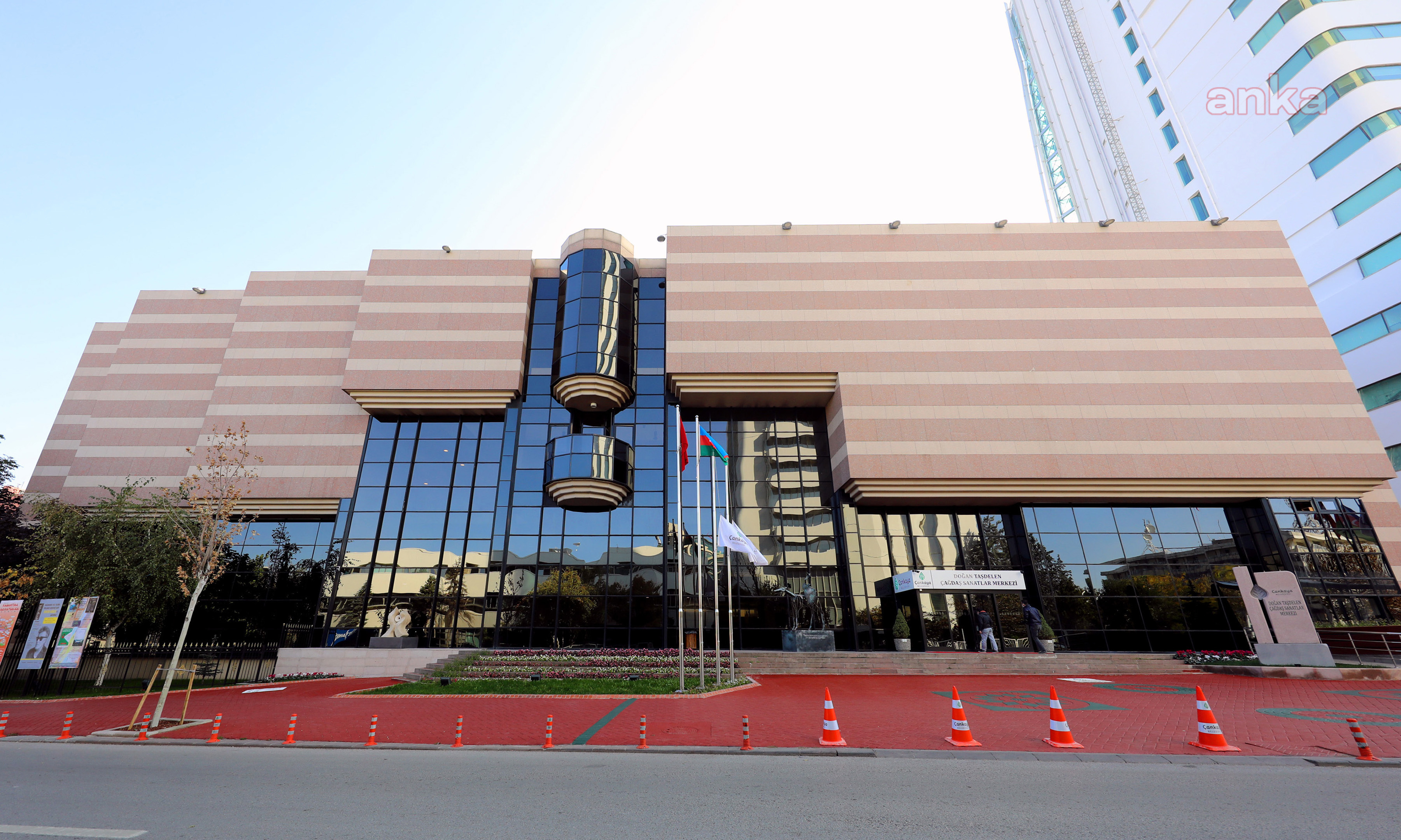 ÇANKAYA İKİ YILDA 350 BİN SANATSEVERİ KONUK ETTİ
