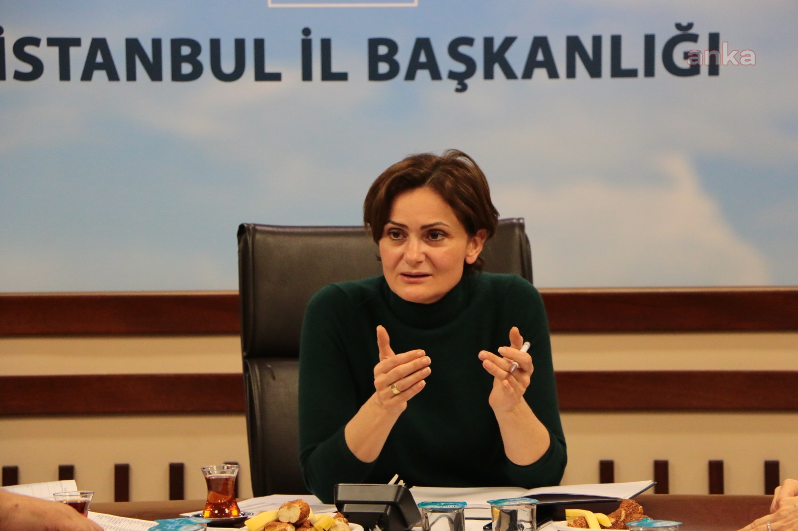 KAFTANCIOĞLU’NUN BEKLEDİĞİ KONGRE DAVETİ YERİNE KAHVE DAVETİ GELDİ
