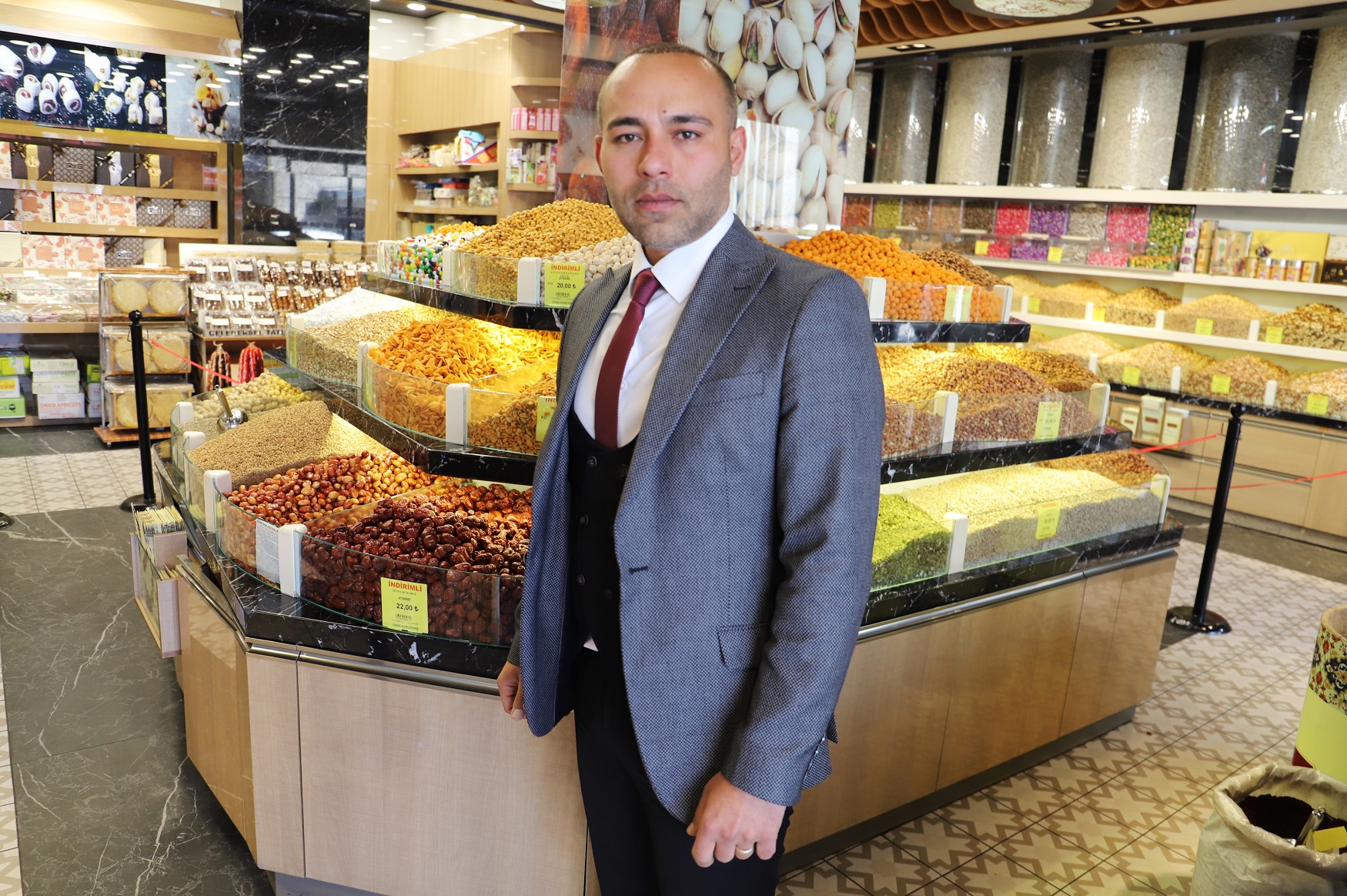 ‘ÇİN’DEN GELEN YEMİŞLER HALA TEZGAHLARDA’