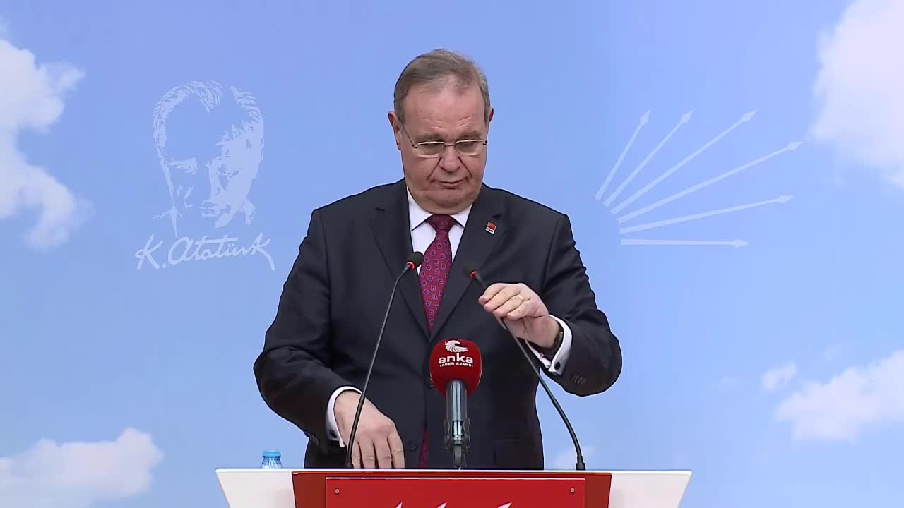 ÖZTRAK'TAN ERDOĞAN'A: TEK MİLLET TARİFİNDE KENDİNE OY VERMEYENLER YOK, KİMLER VAR O DA BELLİ DEĞİL!