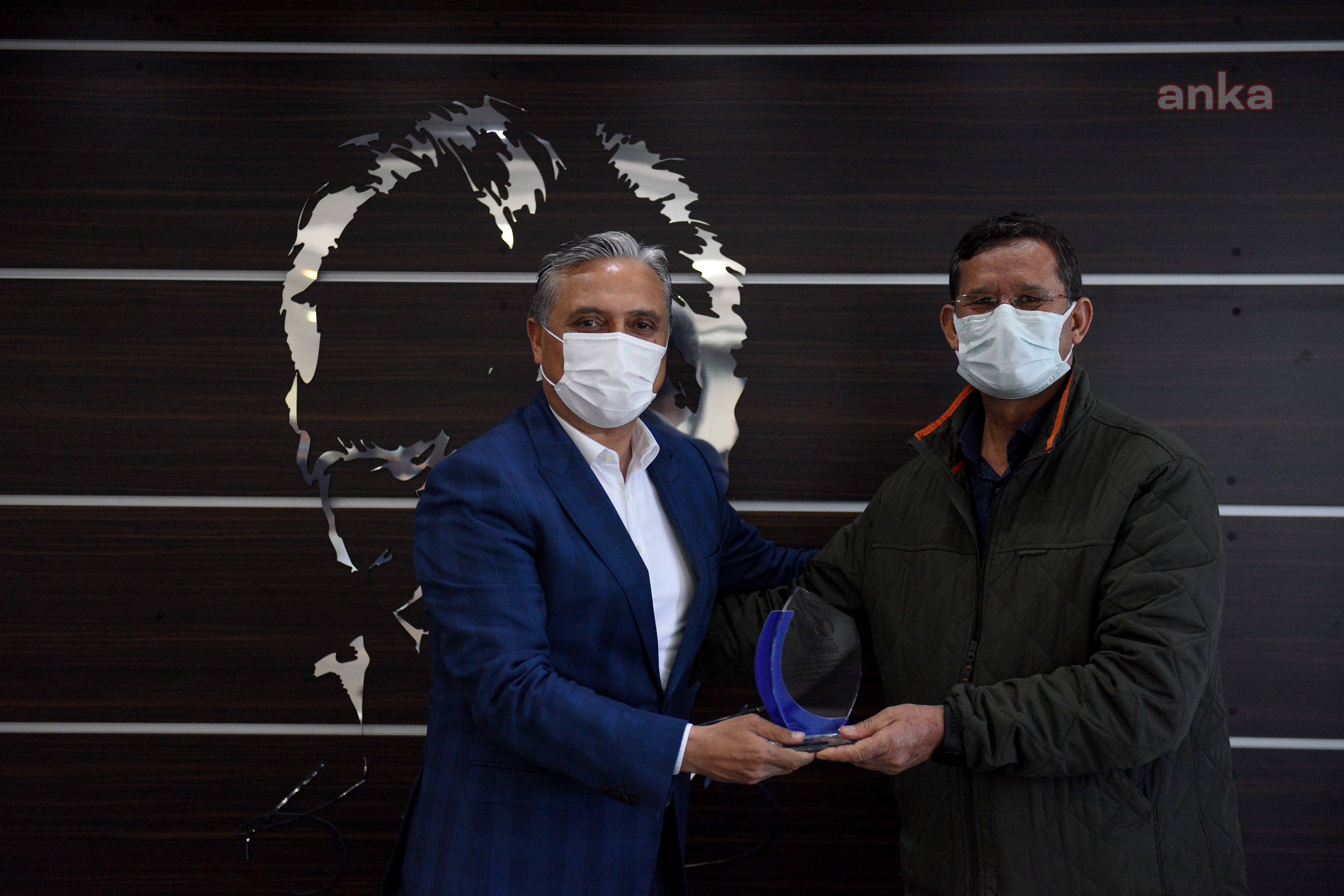 MURATPAŞA BELEDİYESİ'NDE EMEKLİYE AYRILAN PERSONEL İÇİN PLAKET TÖRENİ