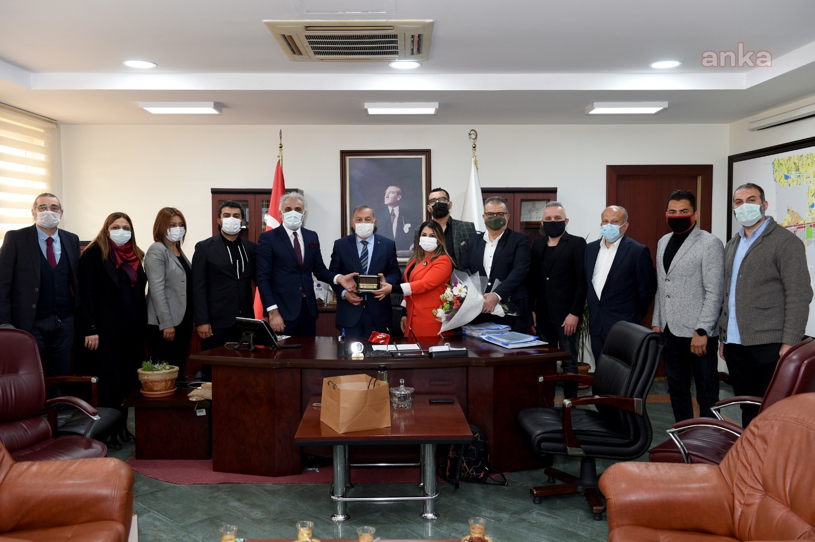 RADYO YAYINCILARI SEYHAN BELEDİYE BAŞKANI AKAY’I ZİYARET ETTİ