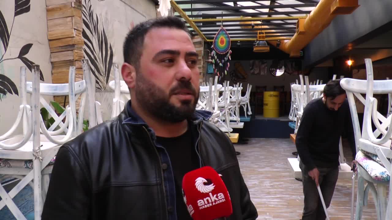 ESNAF NORMALLEŞME KARARLARINDAN DERTLİ: "BİZE BÜTÜN GİDERLERİNİ İKİ SAAT İÇERİSİNDE KARŞILA DİYORLAR"