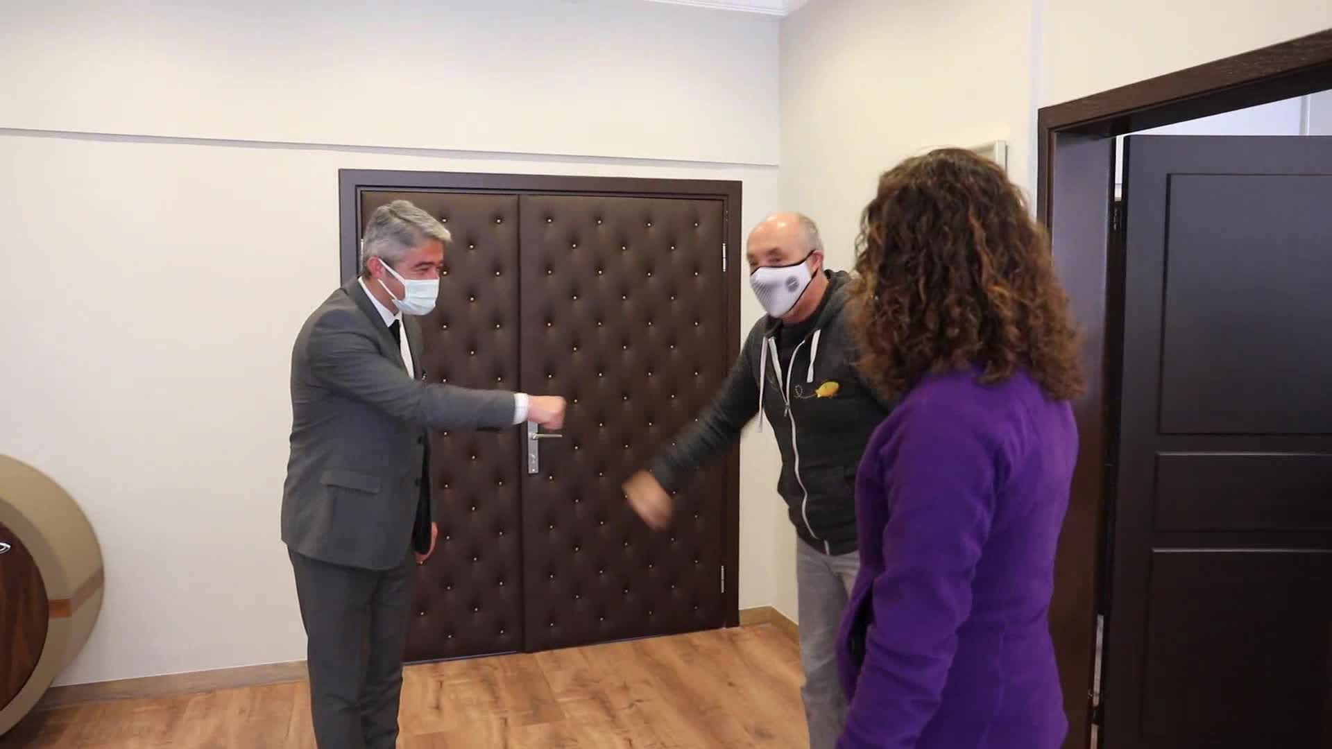 YÜZÜCÜLERDEN MARMARİS BELEDİYE BAŞKANI OKTAY'A TEŞEKKÜR ZİYARETİ
