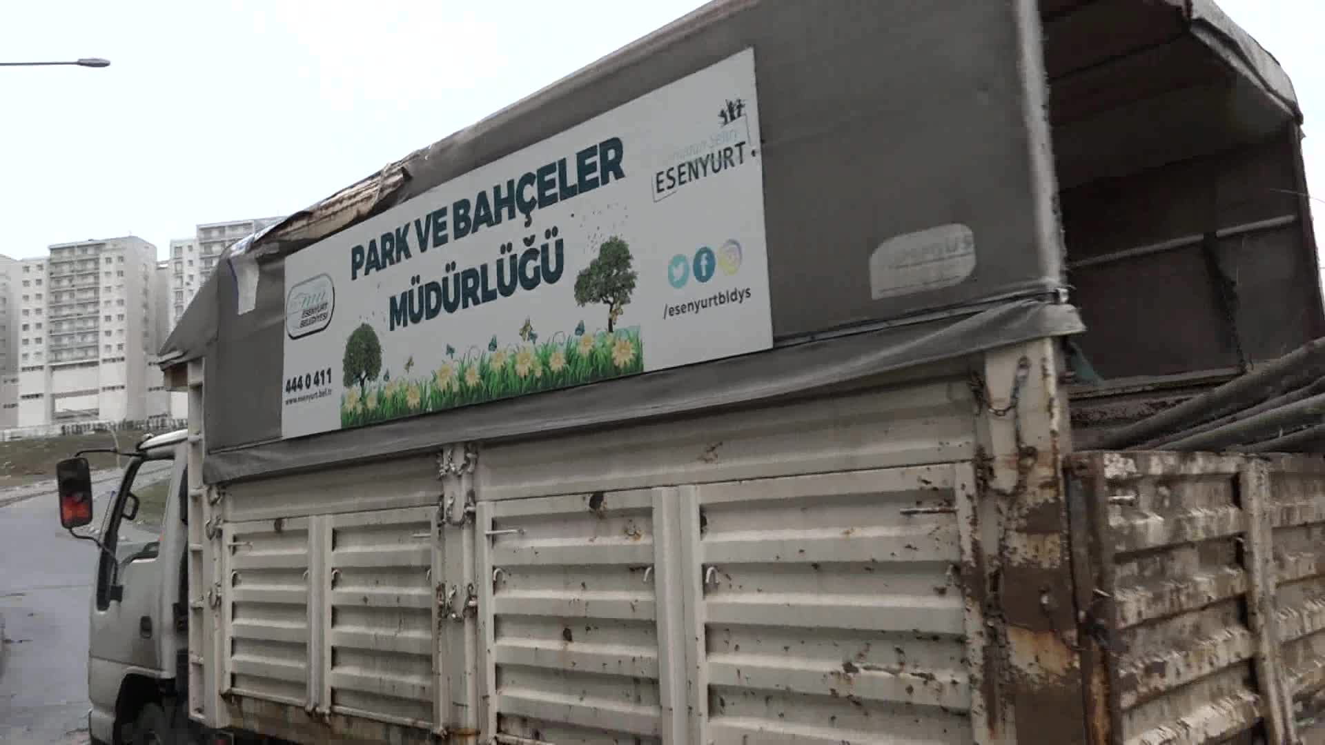 ESENYURT BELEDİYESİ'NDEN AĞAÇLANDIRMA ÇALIŞMASI