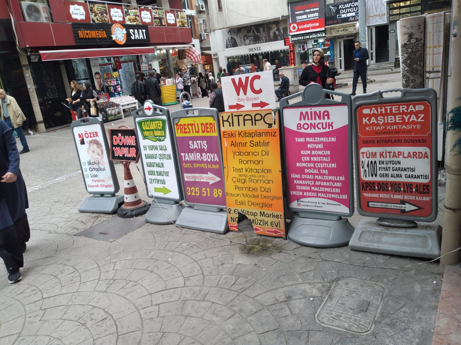 İZMİT ZABITASINDAN KALDIRIM İŞGALİNE SIKI TAKİP