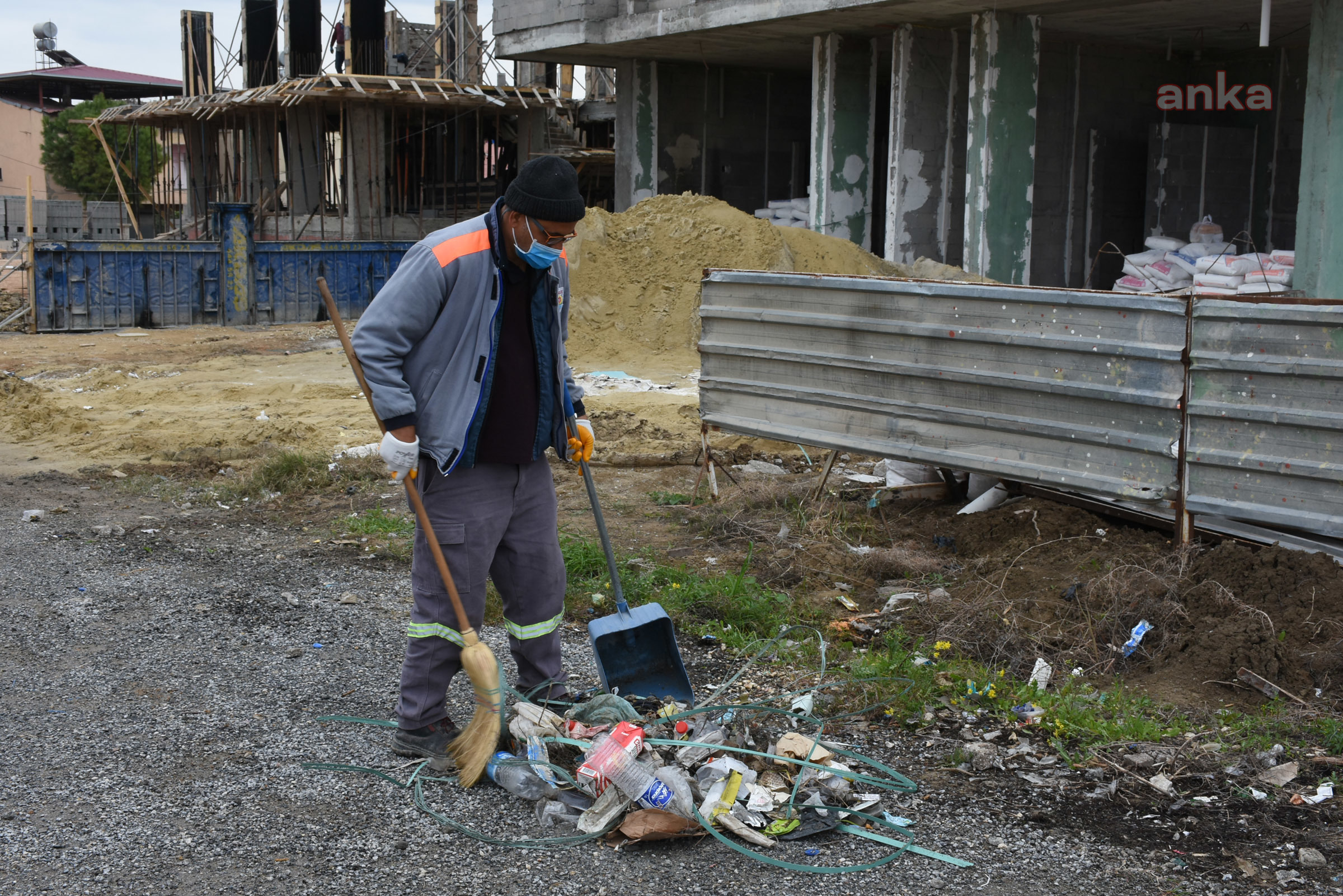 TARSUS BELEDİYESİ TEMİZLİK İŞLERİ EKİPLERİ BAHAR TEMİZLİĞİNE BAŞLADI
