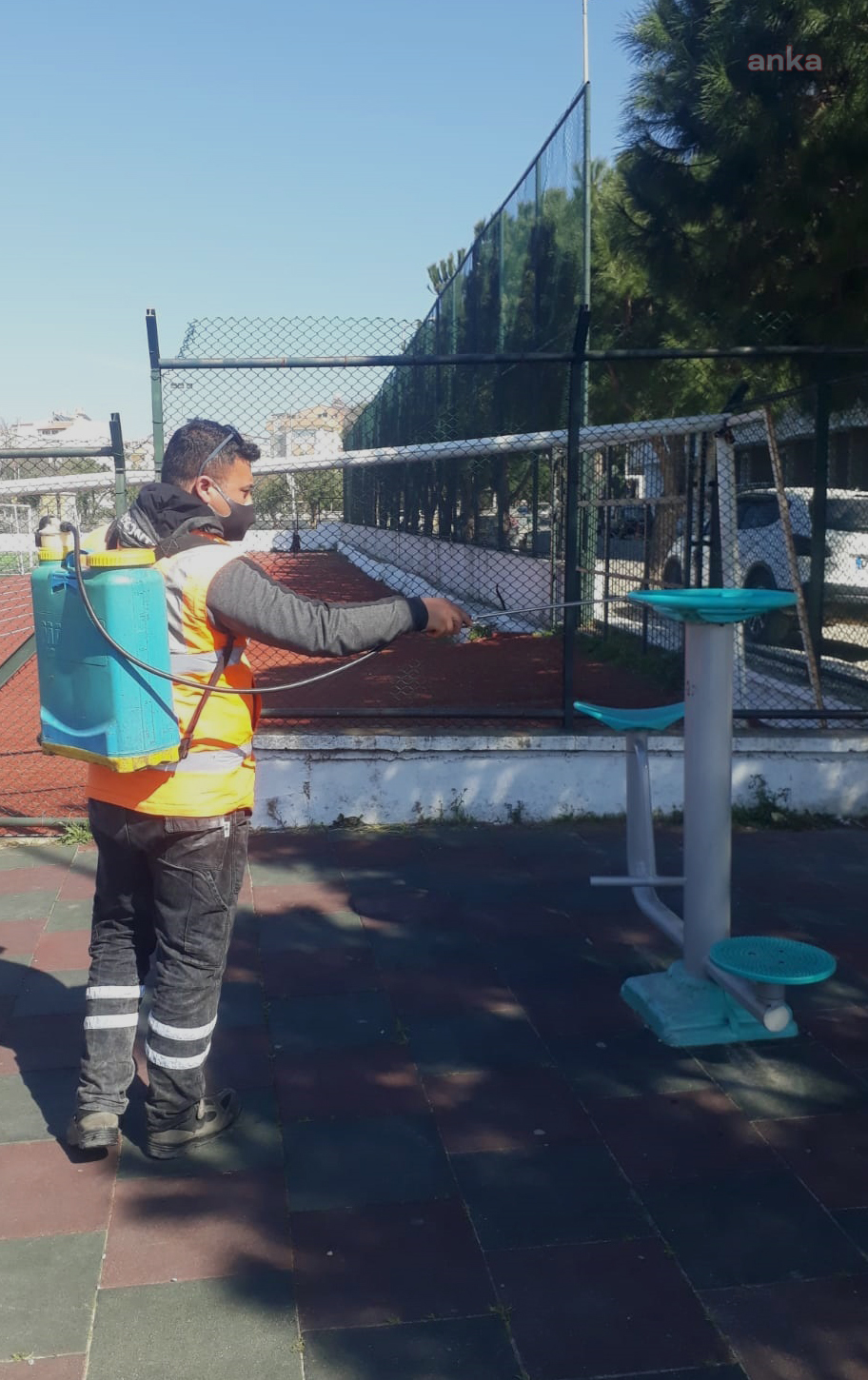 KUŞADASI BELEDİYESİ’NİN DEZENFEKTE ÇALIŞMALARI ARALIKSIZ SÜRÜYOR