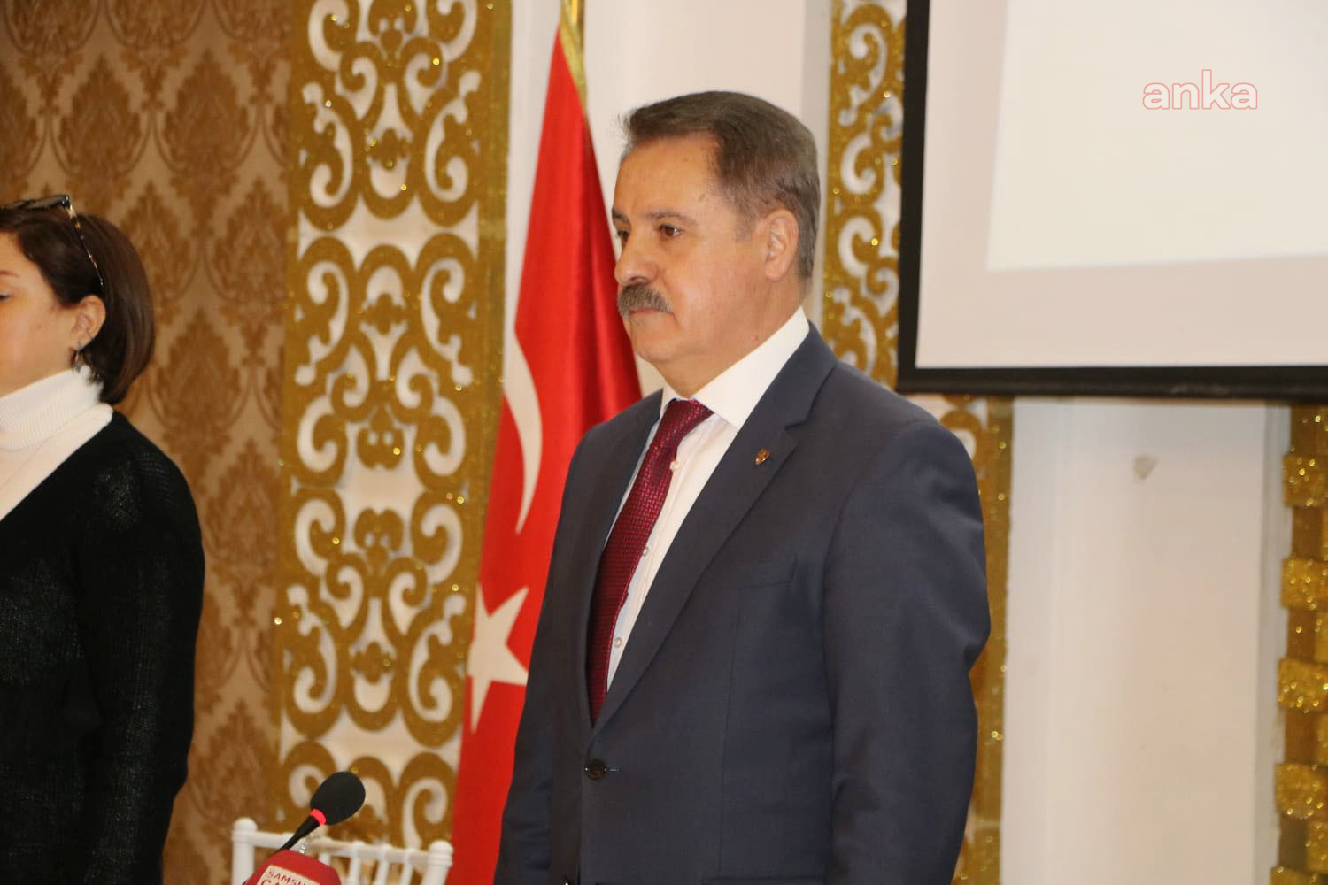ATAKUM BELEDİYE MECLİSİ'NDEN ŞEHİTLERE SAYGI DURUŞU